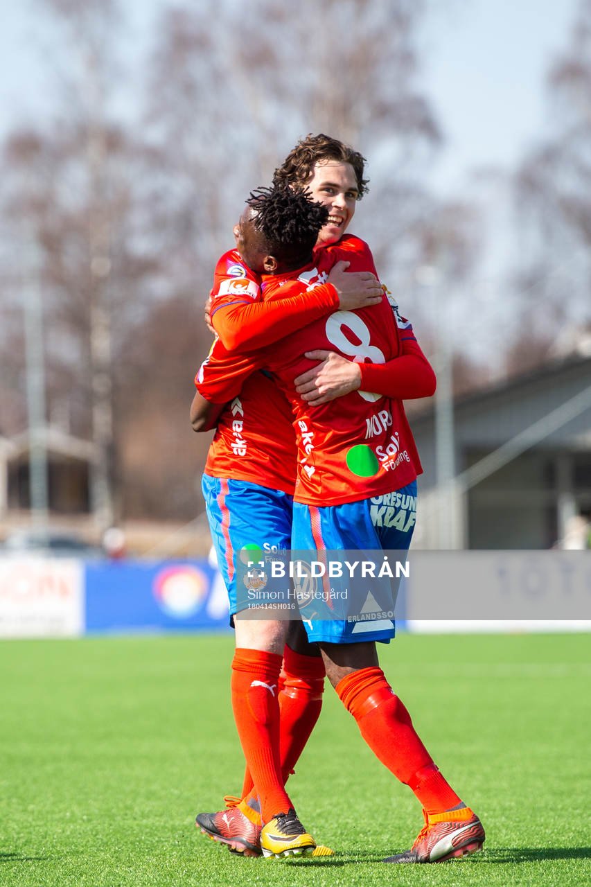 Helsingborgs Rasmus Rosenqvist  och Mamudo Moro jublar