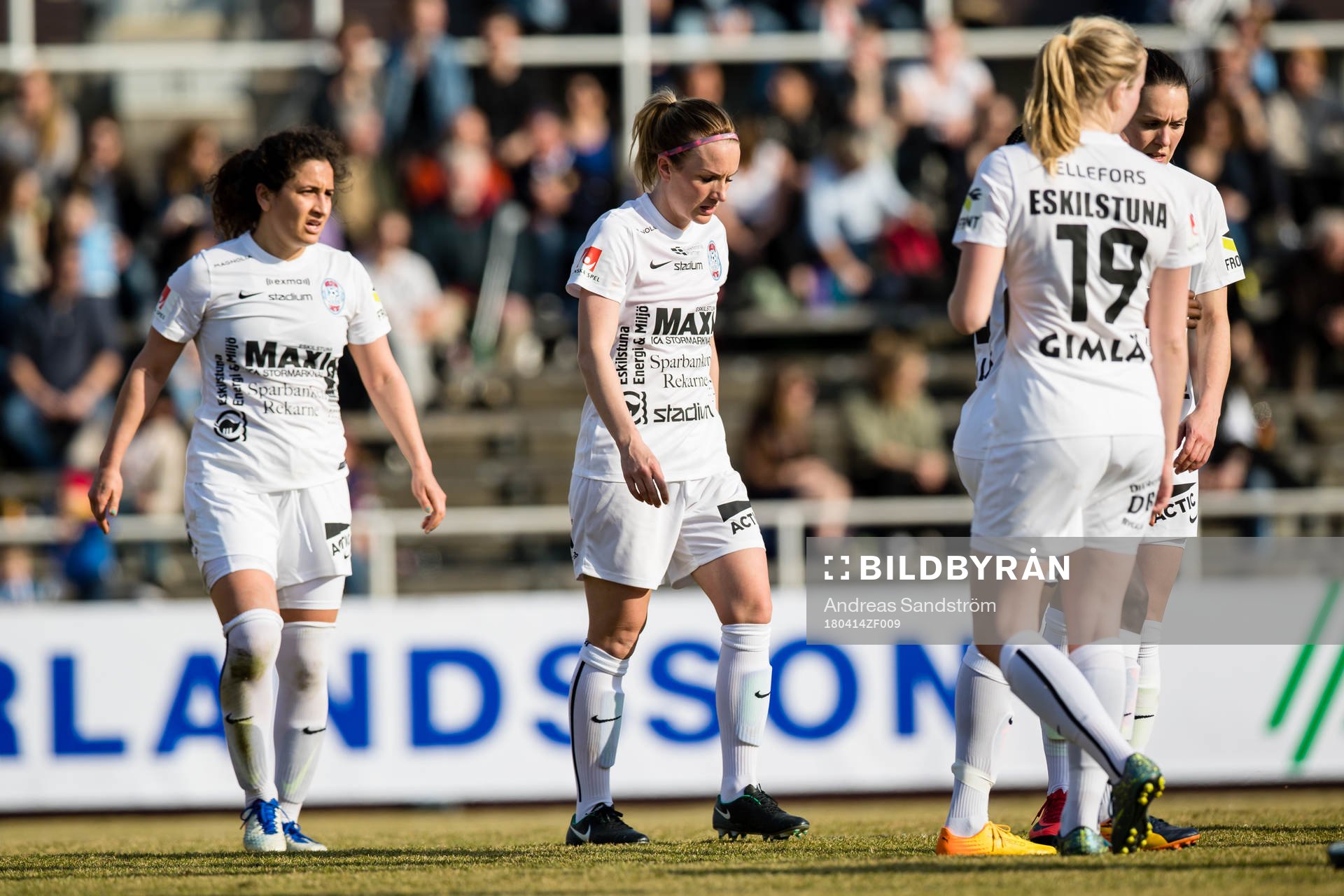 Eskilstunas Petra Johansson deppar med lagkamrater