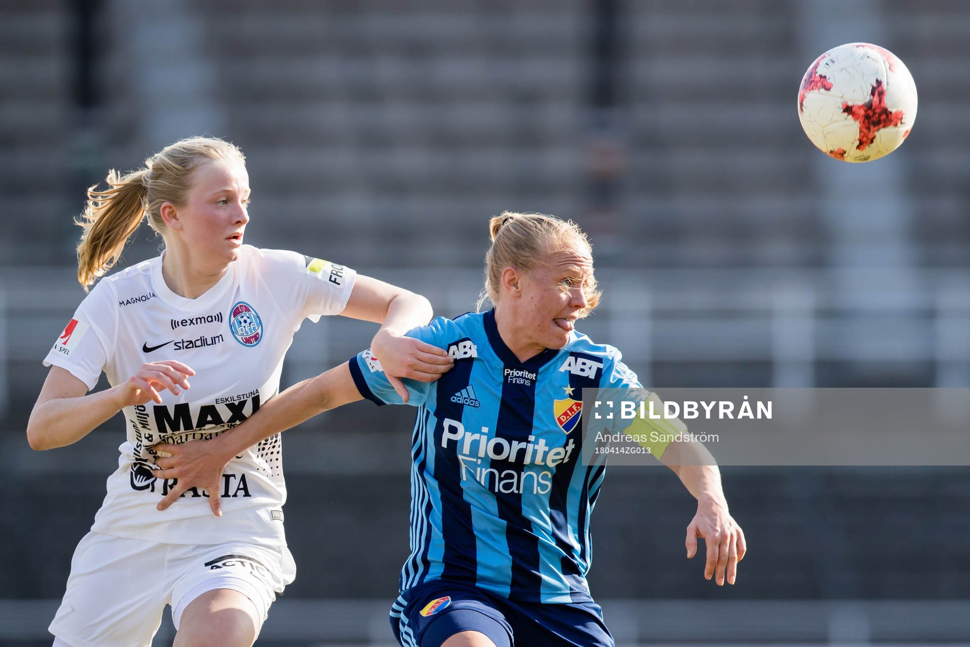 Djurgårdens Mia Jalkerud och Eskilstunas Cornelia Ellefors