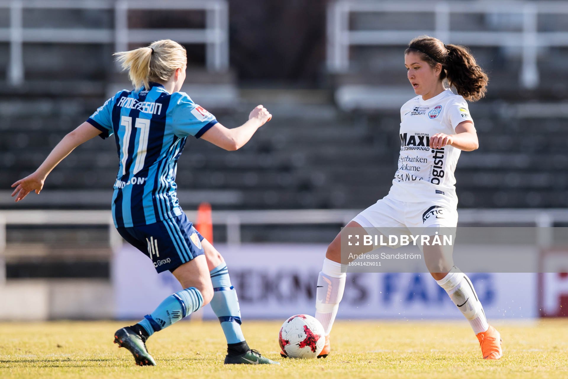 Eskilstunas Loreta Kullashi utmanar Djurgårdens Fanny