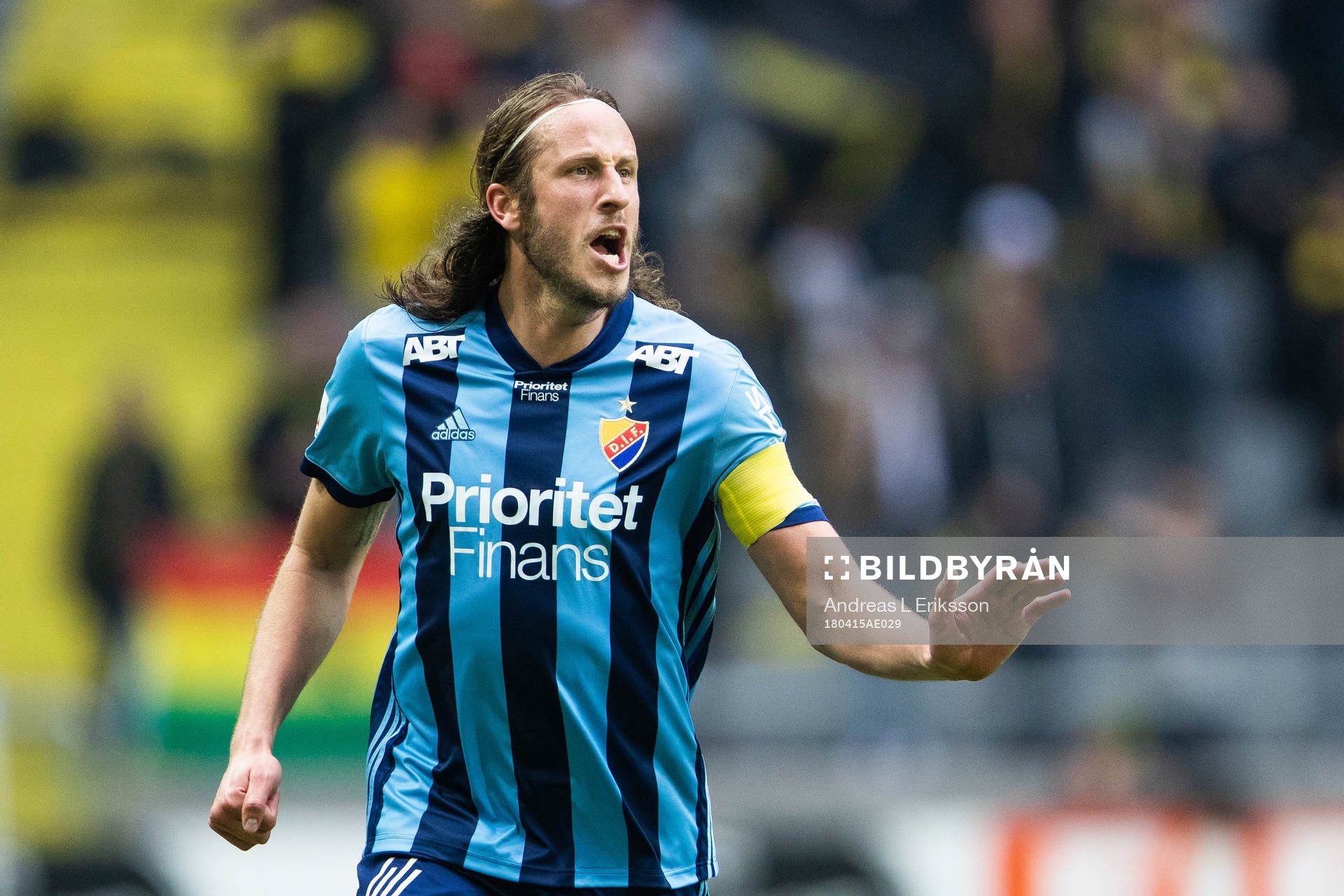 Djurgårdens Jonas Olsson gestikulerar