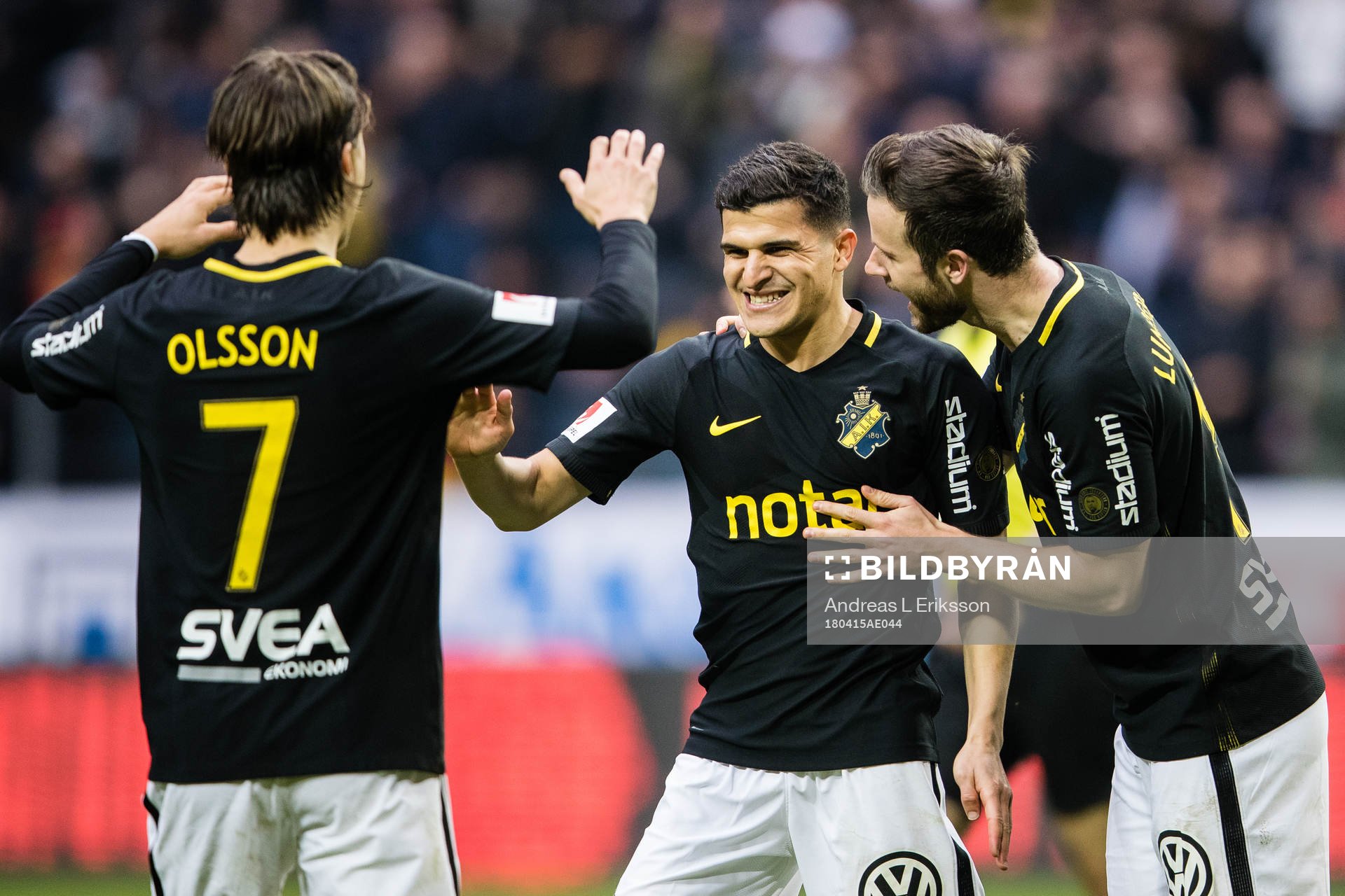 s Tarik Elyounoussi jublar