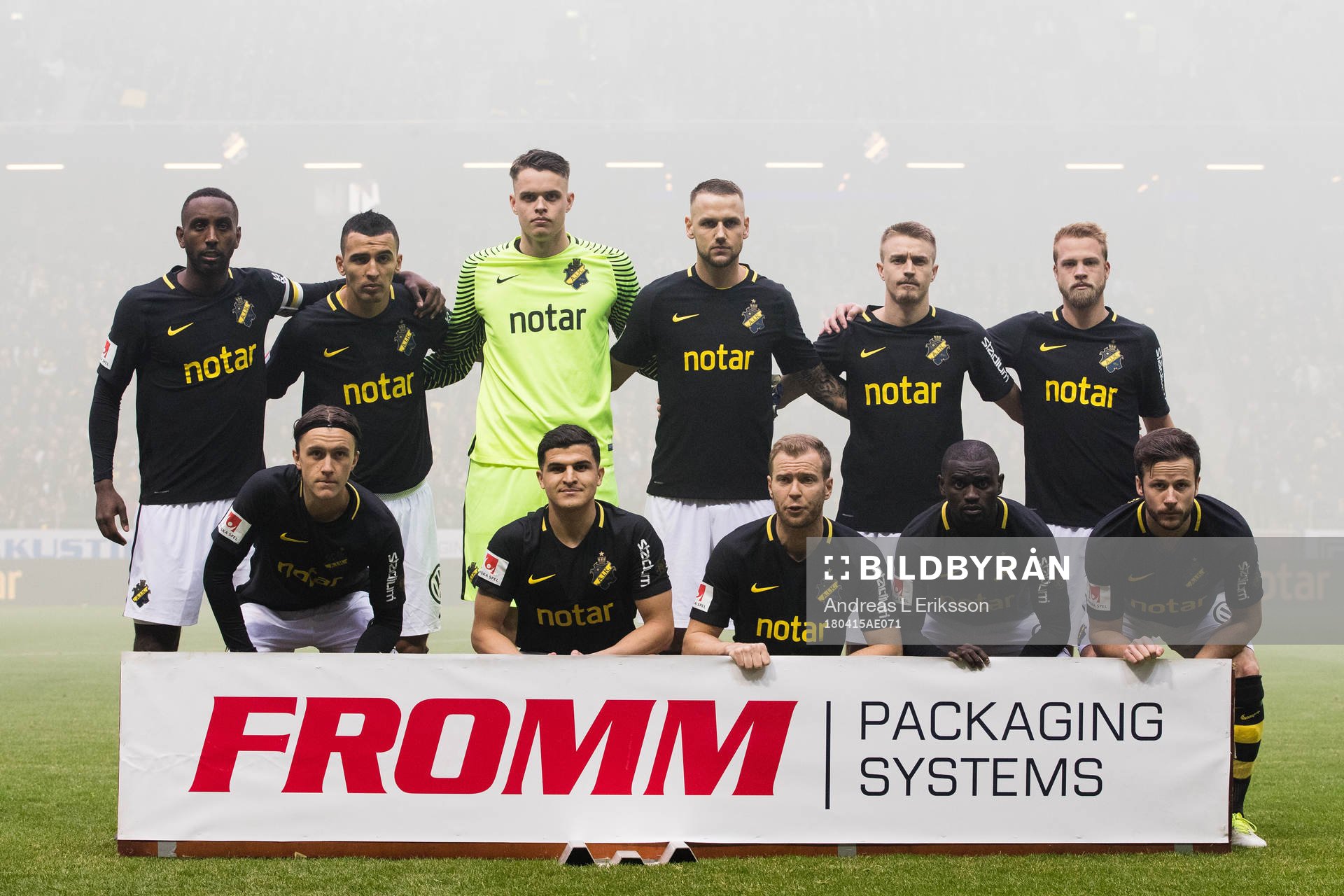 s startelva innan fotbollsmatchen i Allsvenskan mellan AIK