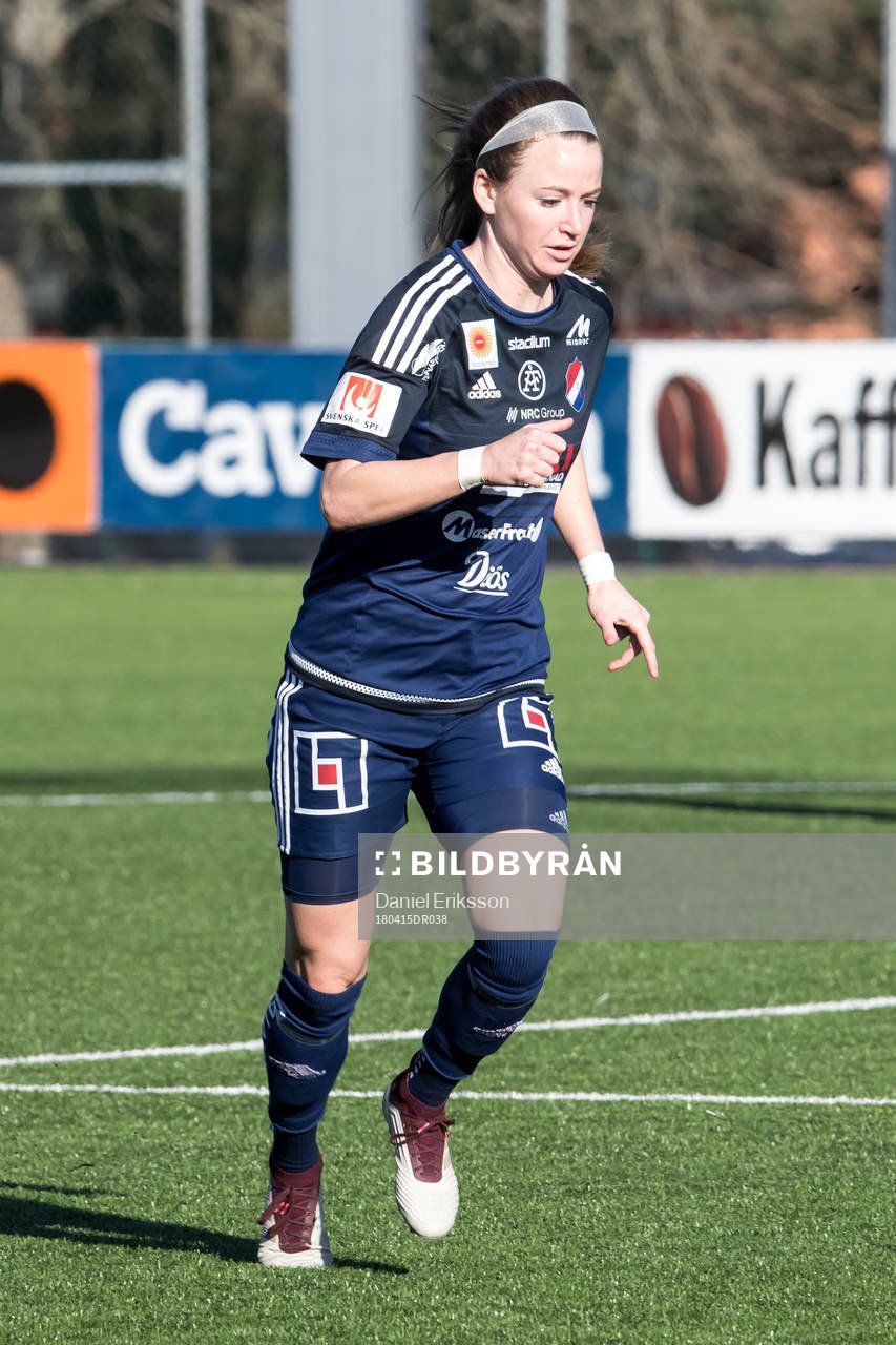 Kvarnsvedens  Chestley Strother   i fotbollsmatchen i dam