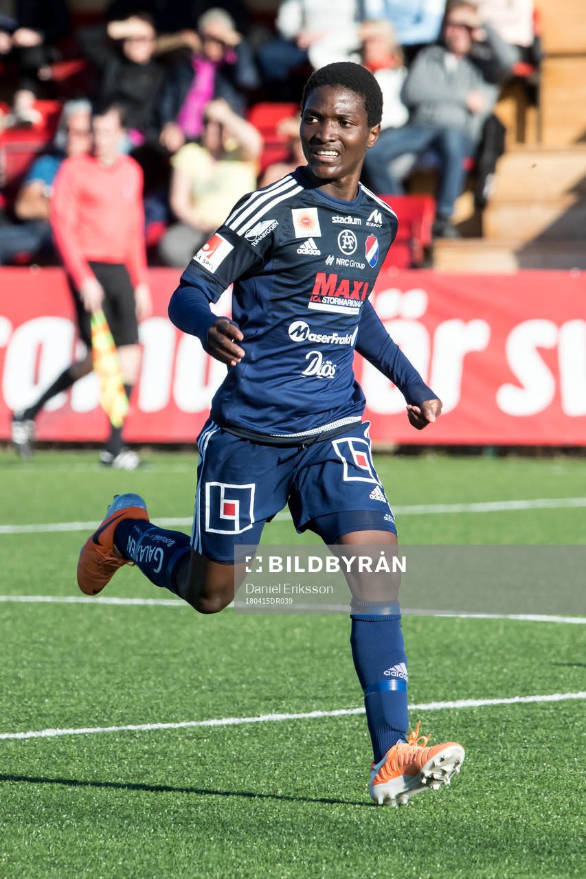 Kvarnsvedens  Temwa Chawinga   i fotbollsmatchen i dam