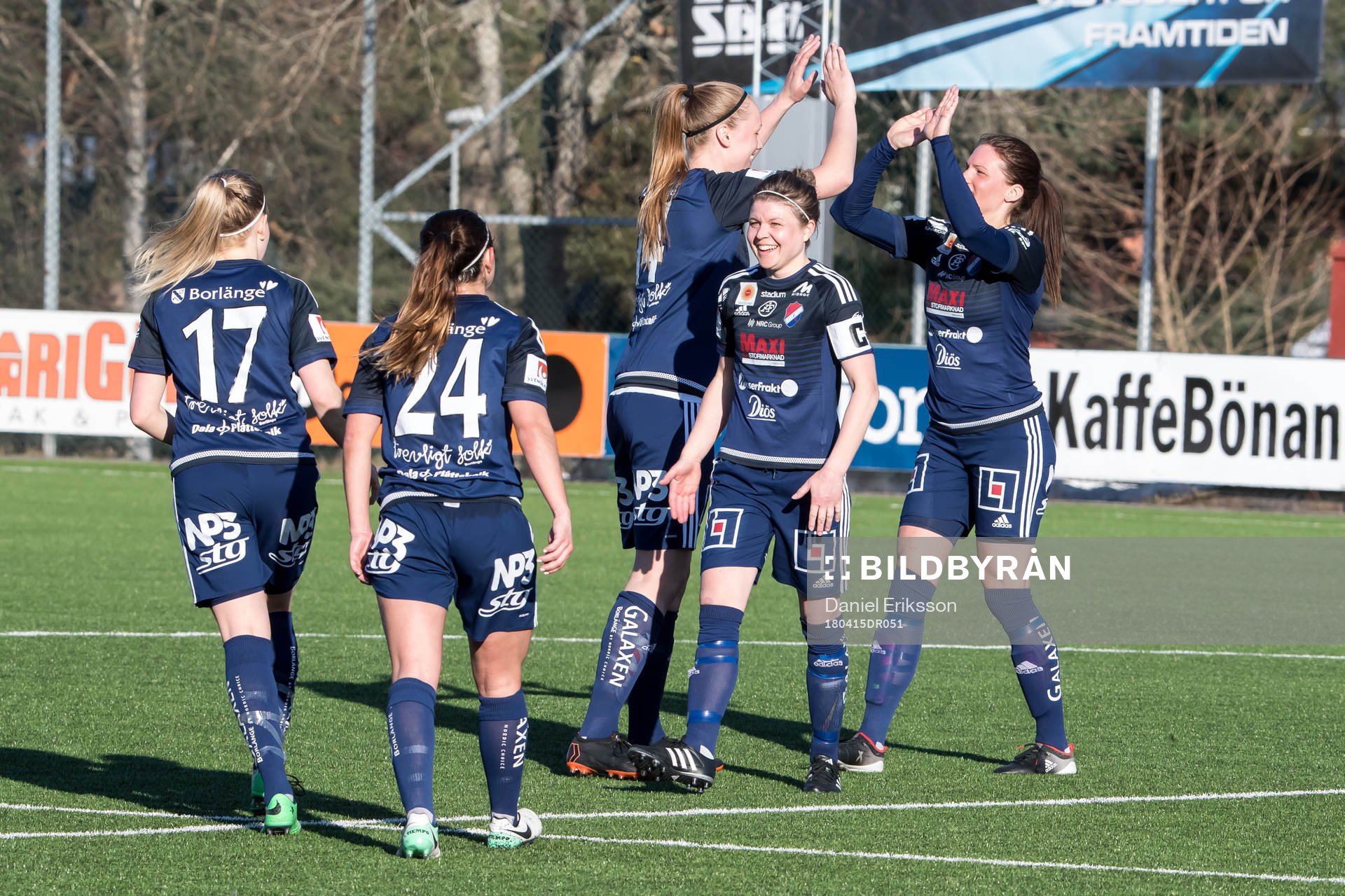 Kvarnsvedens  spelarna jublar