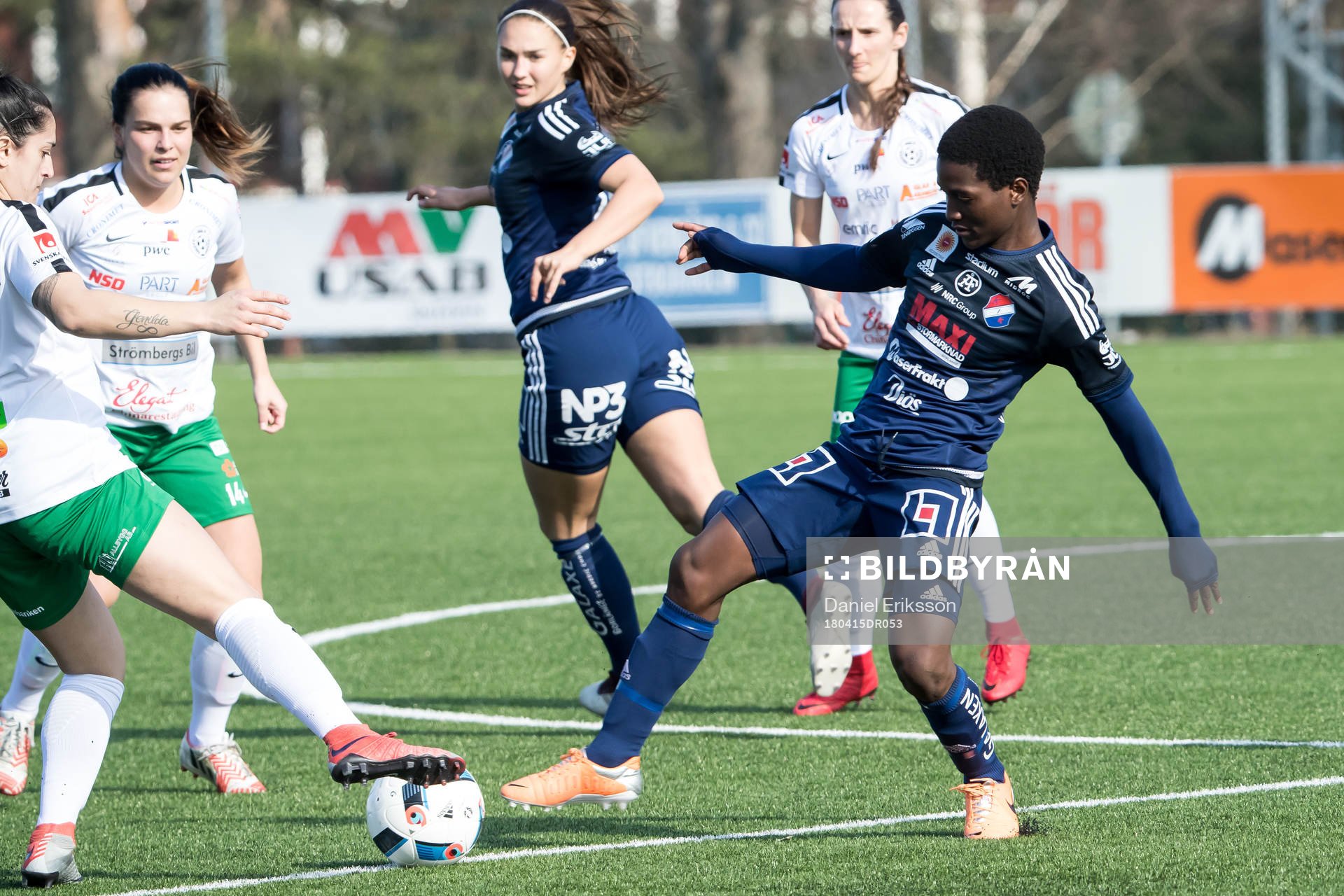 Kvarnsvedens  Temwa Chawinga   i fotbollsmatchen i dam