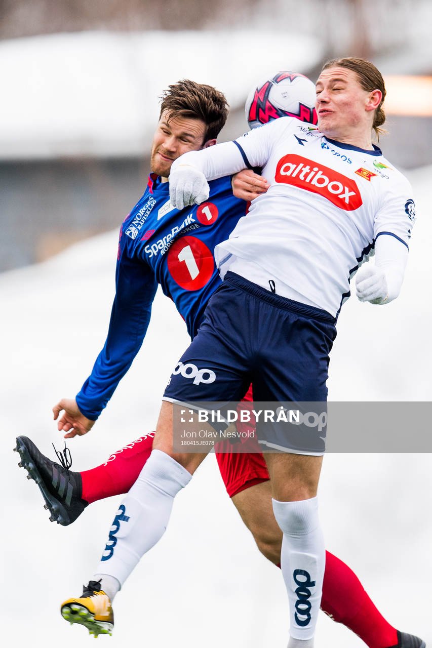 Anders Jenssen of Tromsdalen and Julian Ryerson of Viking