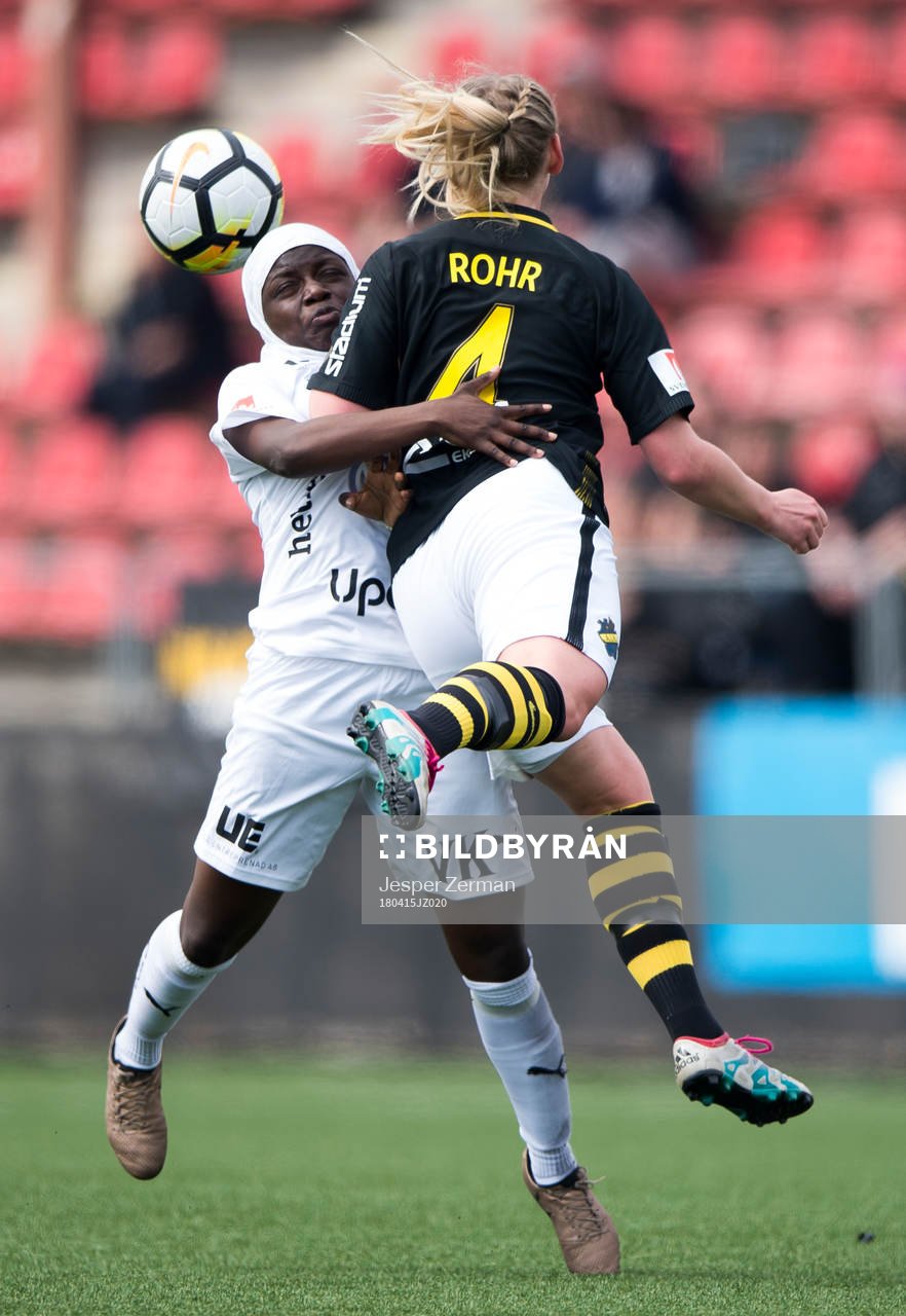 s Madeleine Rohr i en duell