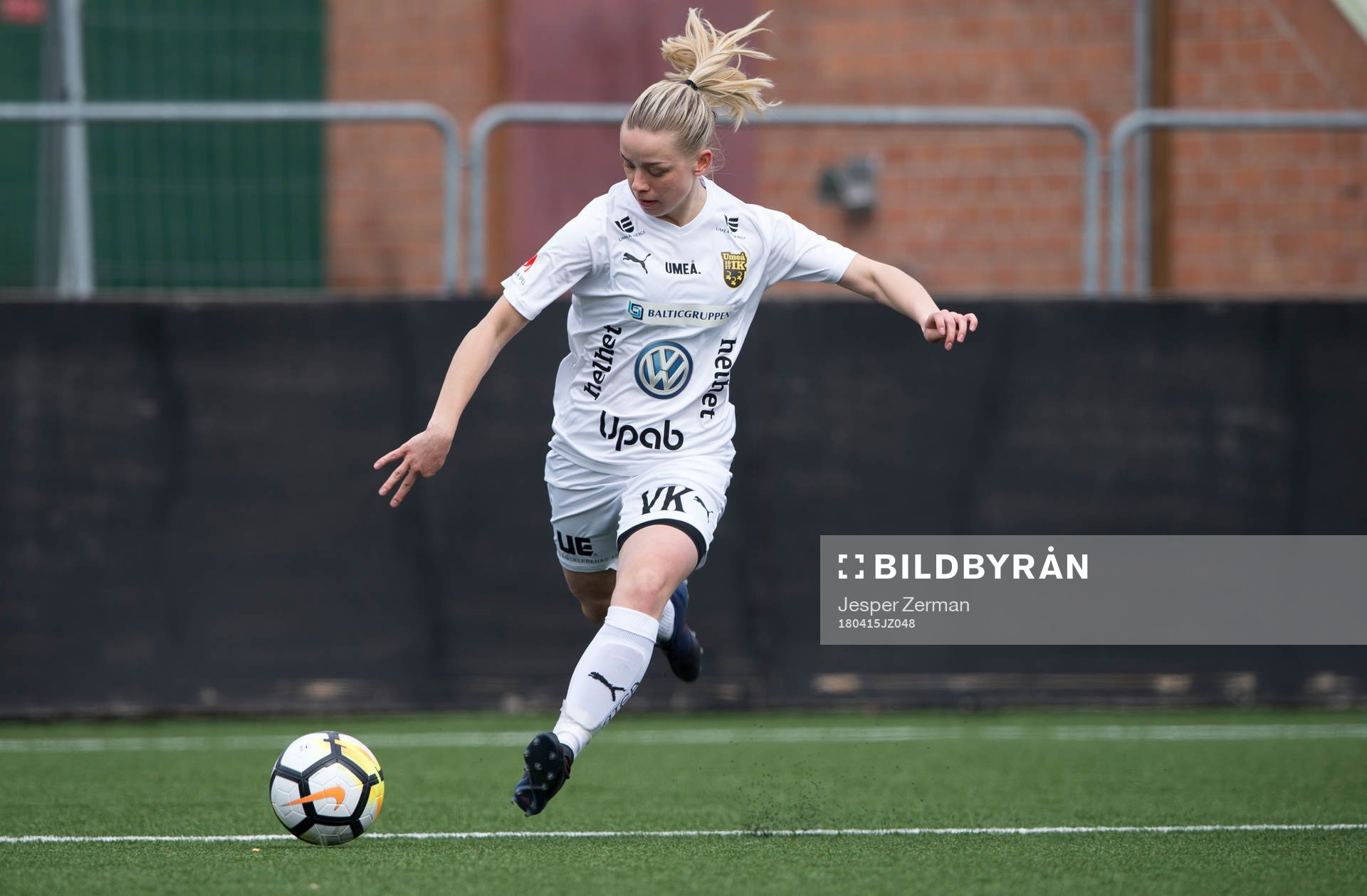 Umeås Elin Nilsson under fotbollsmatchen i Elitettan mellan AIK och Umeå den 15 april 2018 i Stockholm.