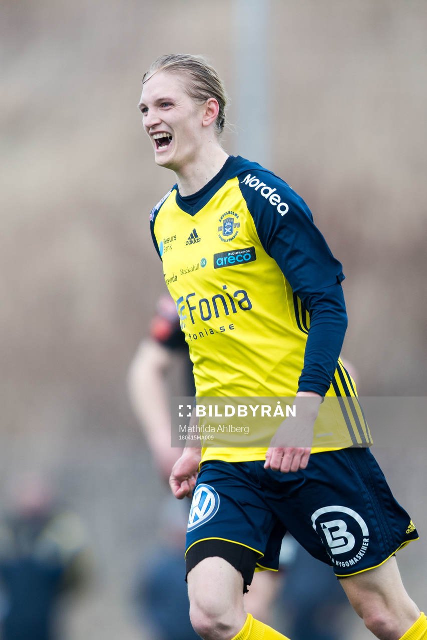 Ängelholms Andreas Karlsson jublar efter 1-0 under fotbollsmatchen i Division 1 Södra mellan Ängelholm och Karlskrona den 15 april 2018 i Ängelholm.