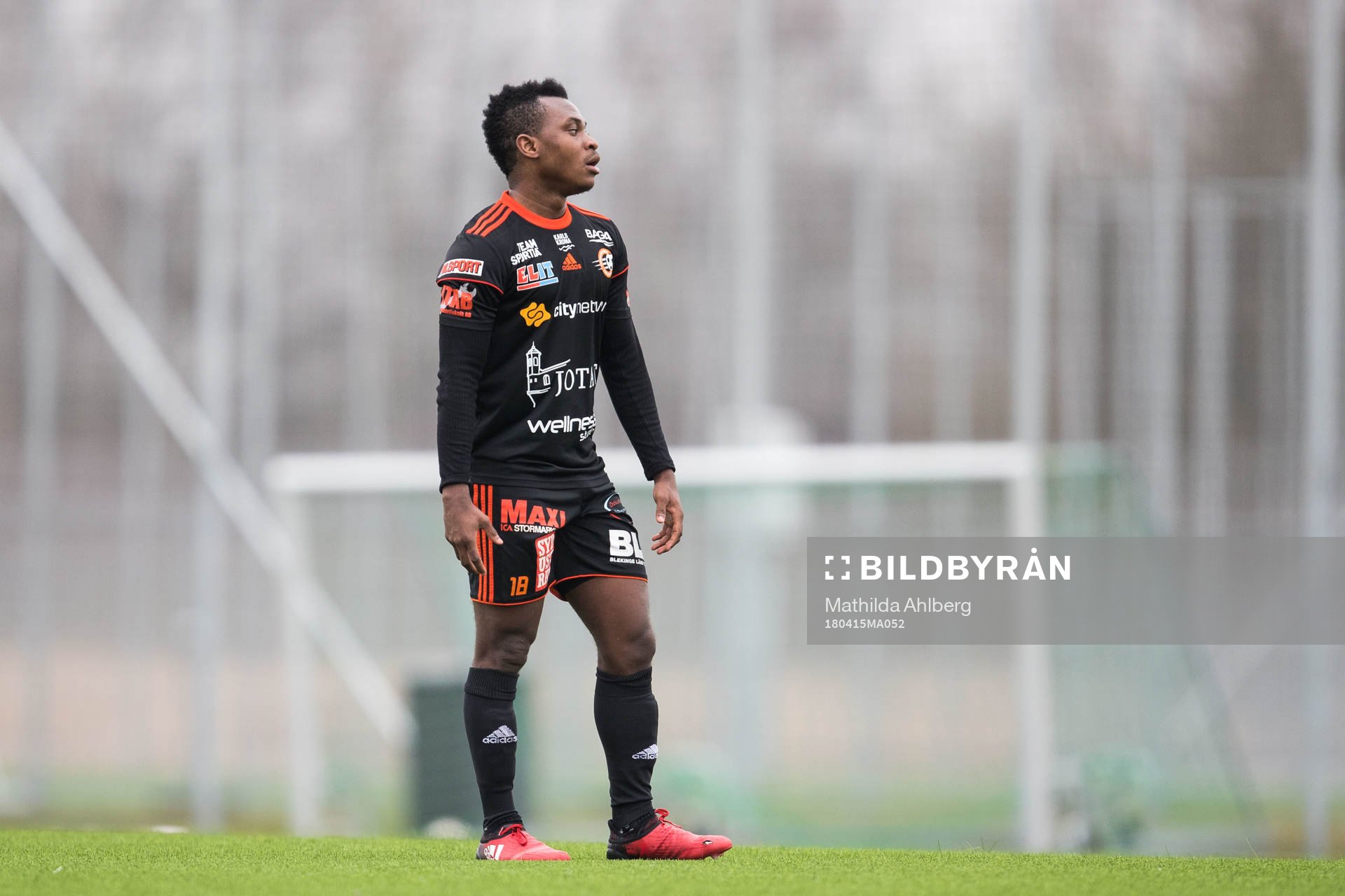 Karlskronas Enoch Adu  deppar