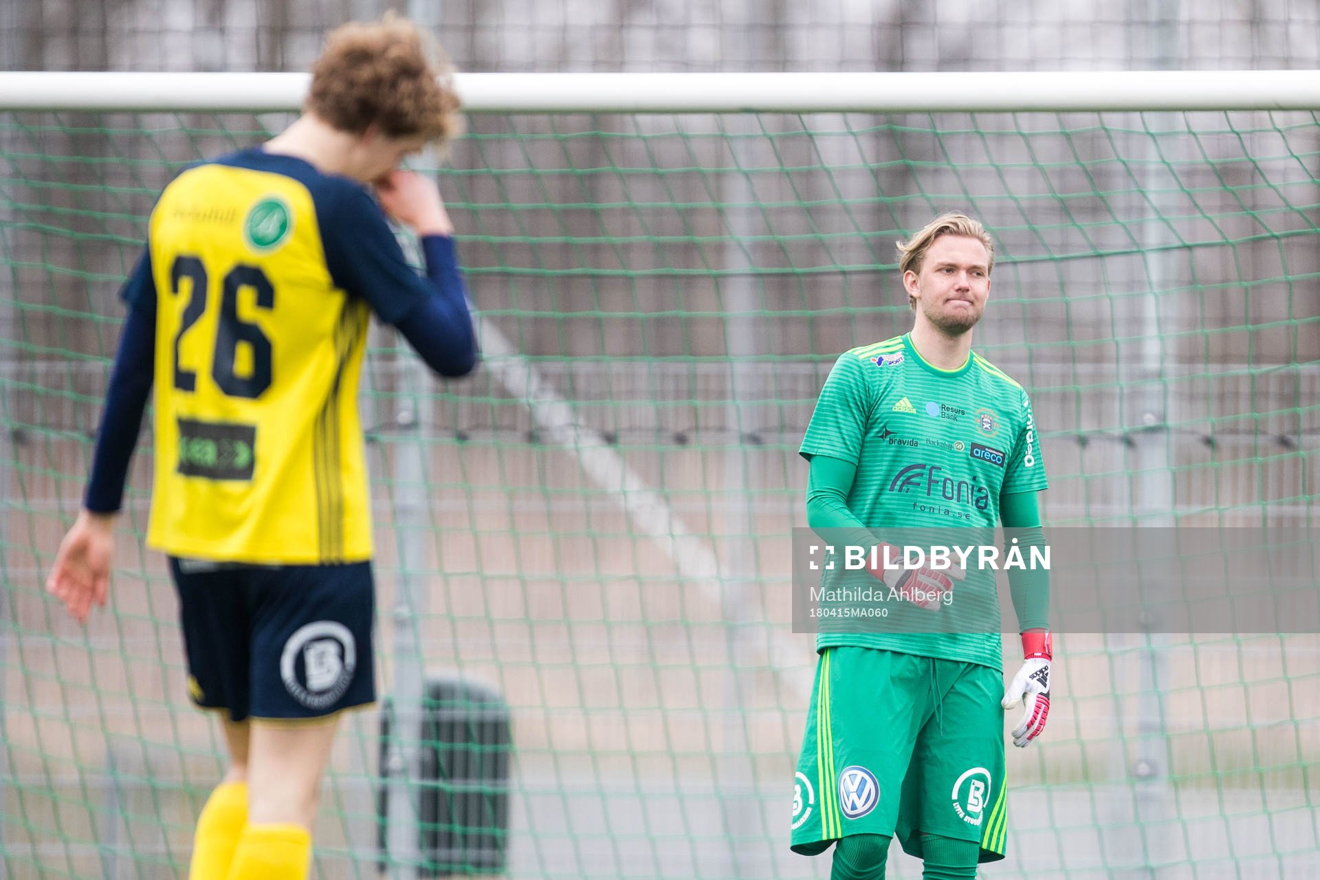 Ängelholms målvakt Linus Müller deppar