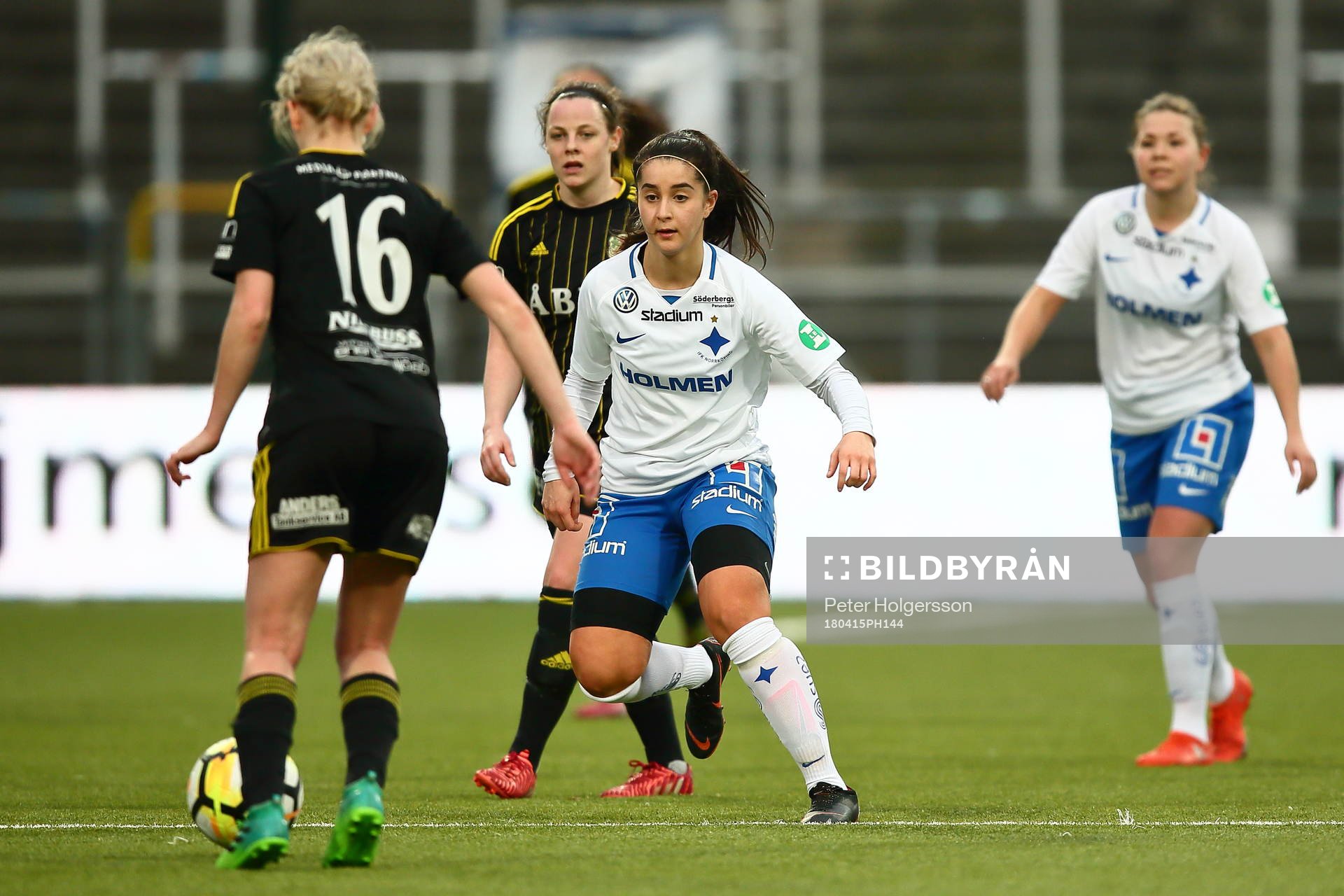 Norrköpings Vanessa Karagöl