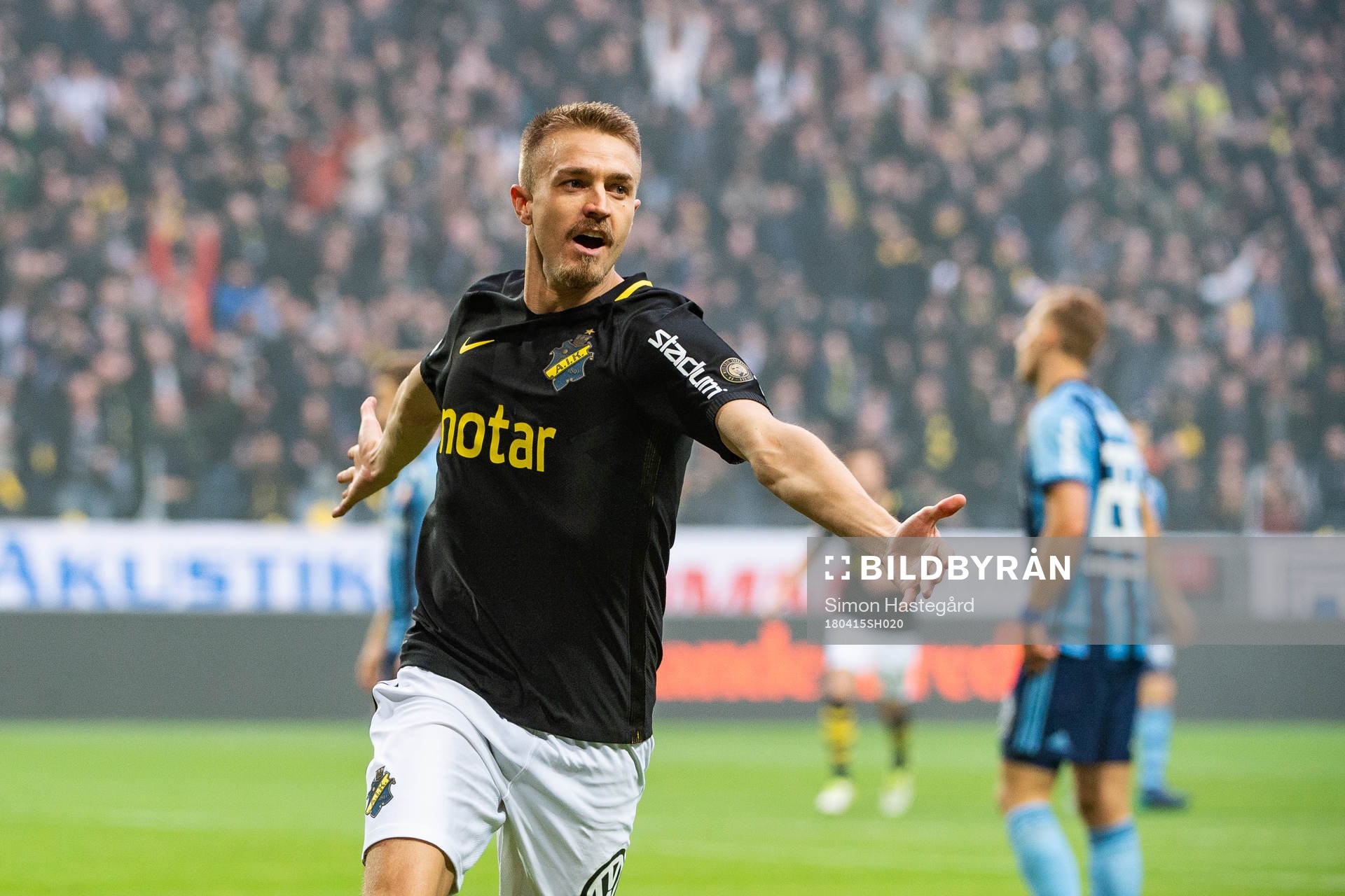 AIK:s Rasmus Lindkvist jublar efter att han gjort 1-0-målet under fotbollsmatchen i Allsvenskan mellan AIK och Djurgården den 15 april 2018 i Stockholm.