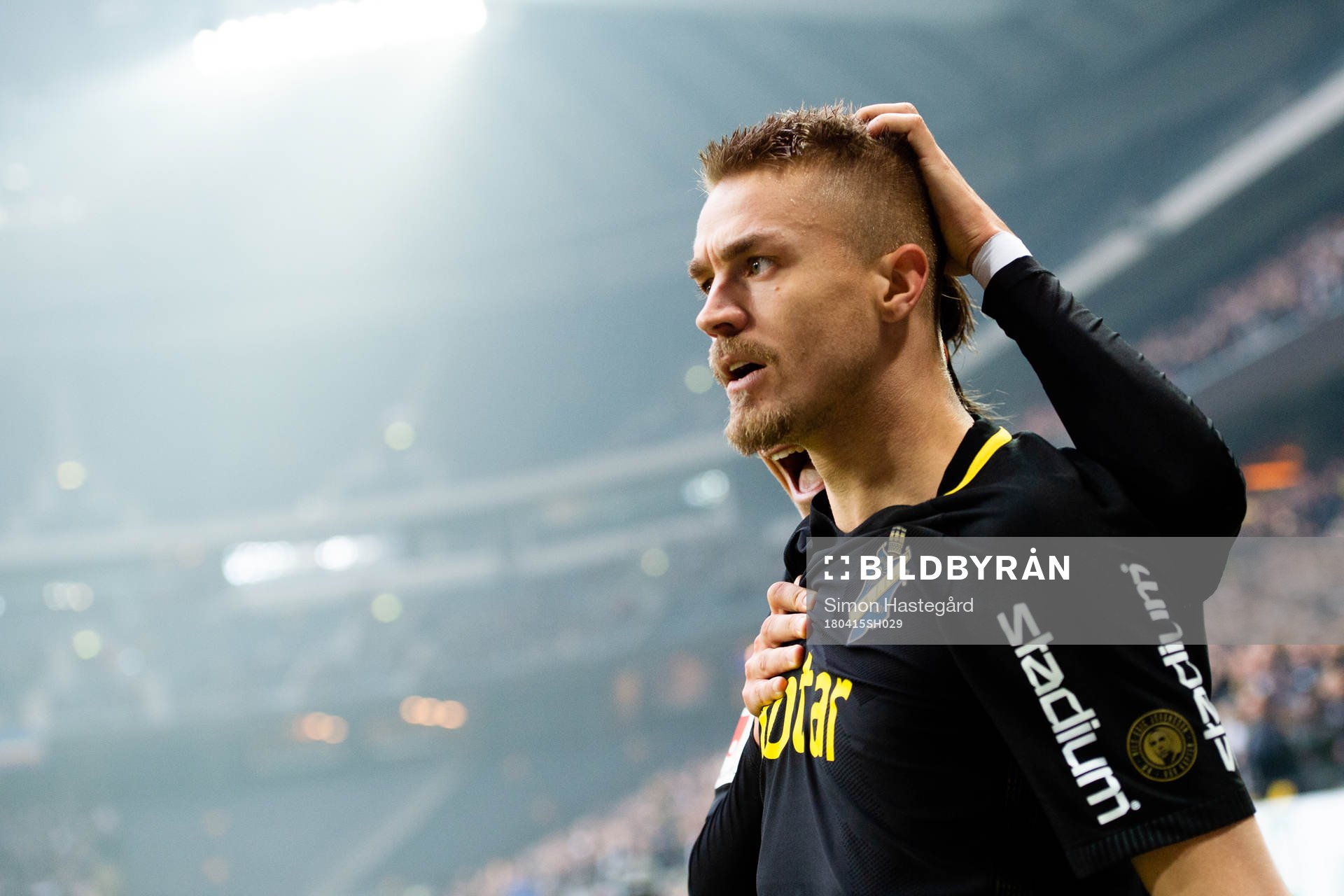 s  Rasmus Lindkvist jublar