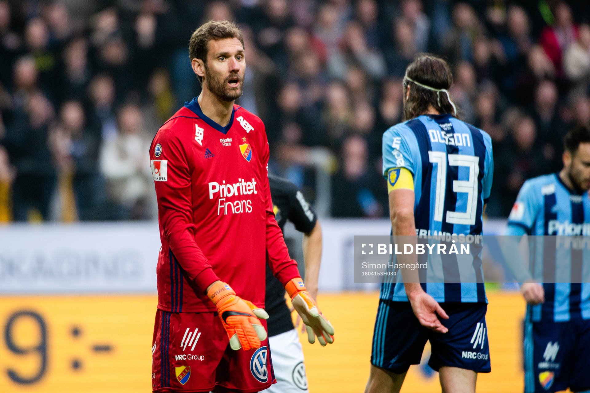 Djurgårdens målvakt Andreas Isaksson deppar