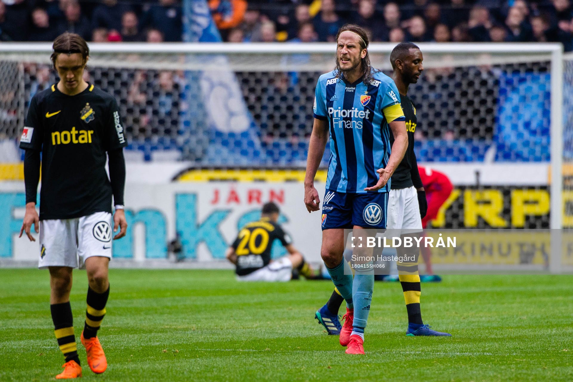Djurgårdens Jonas Olsson reagerar