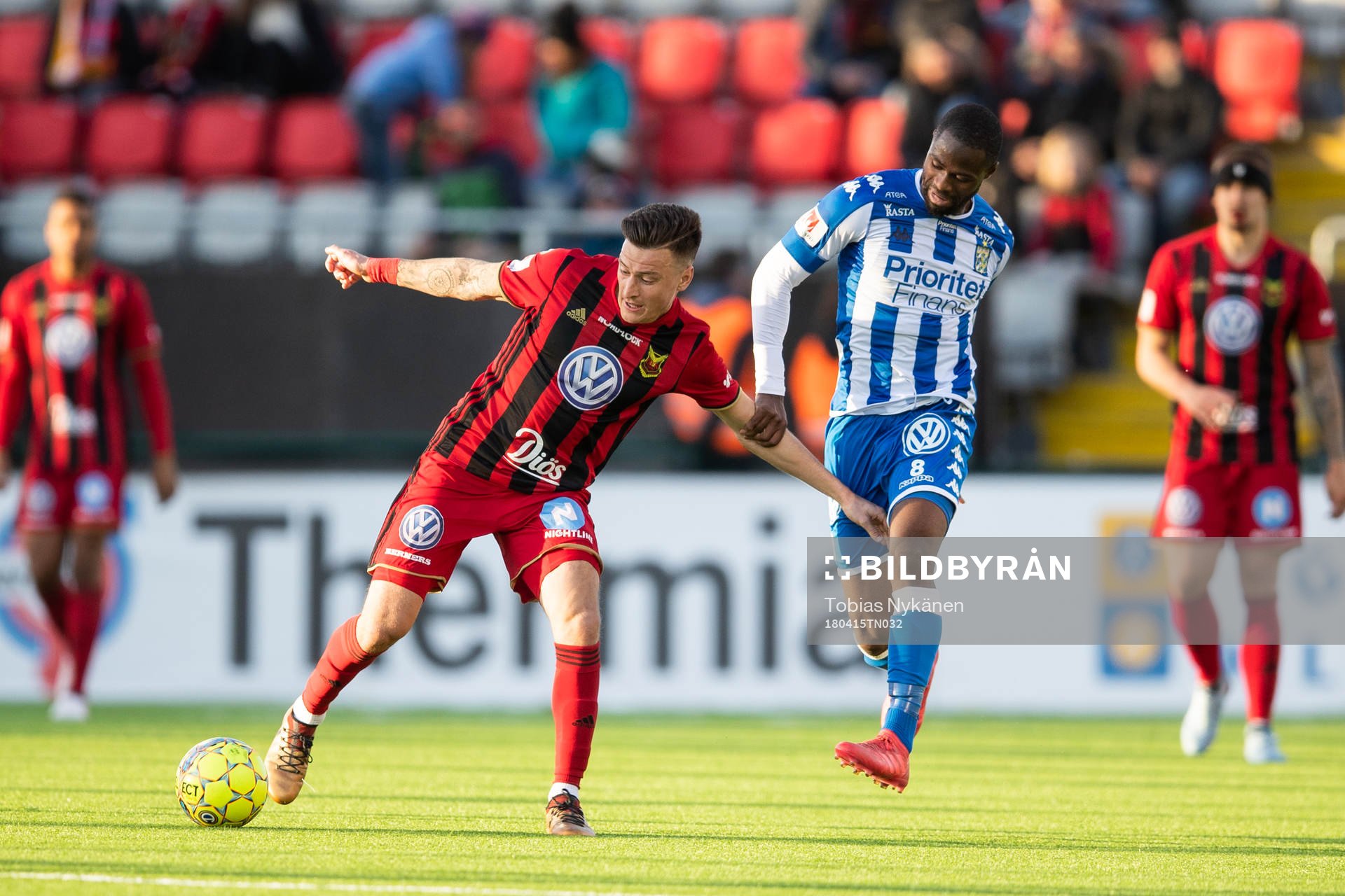 Östersunds Jamie Hopcutt och IFK Göteborgs Vajebah
