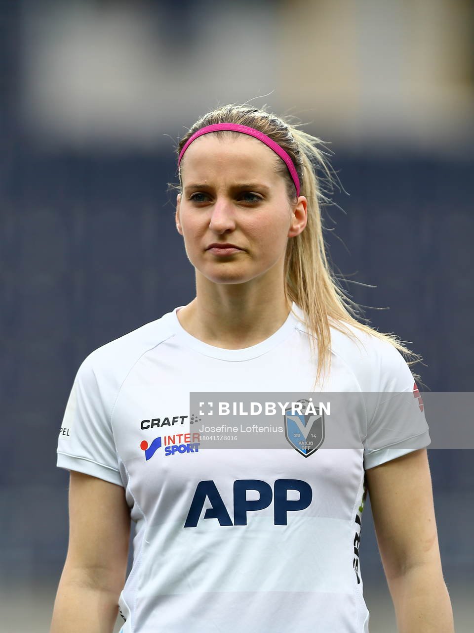 Växjös Jelena Cankovic innan  fotbollsmatchen i