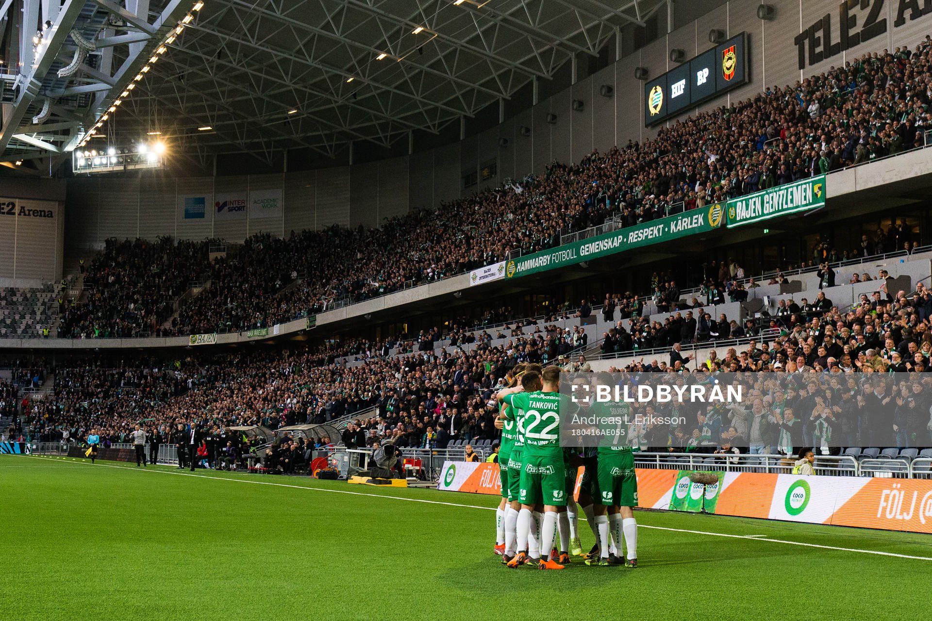 Hammarbys spelare jublar efter Imad Khalili (ej i bild) gjort 1-0 under fotbollsmatchen i Allsvenskan mellan Hammarby och Brommapojkarna den 16 april 2018 i Stockholm.