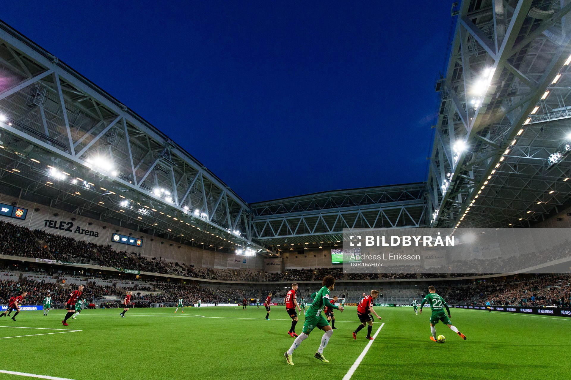 Hammarbys Muamer Tankovic med bollen