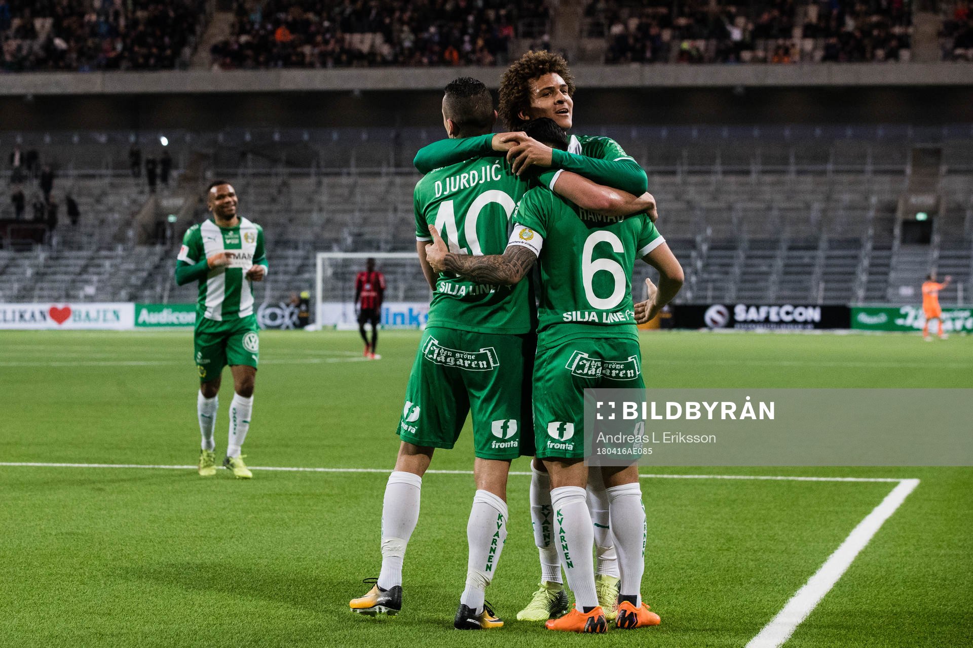 Hammarbys Nicola Djurdjic och Neto Borges jublar