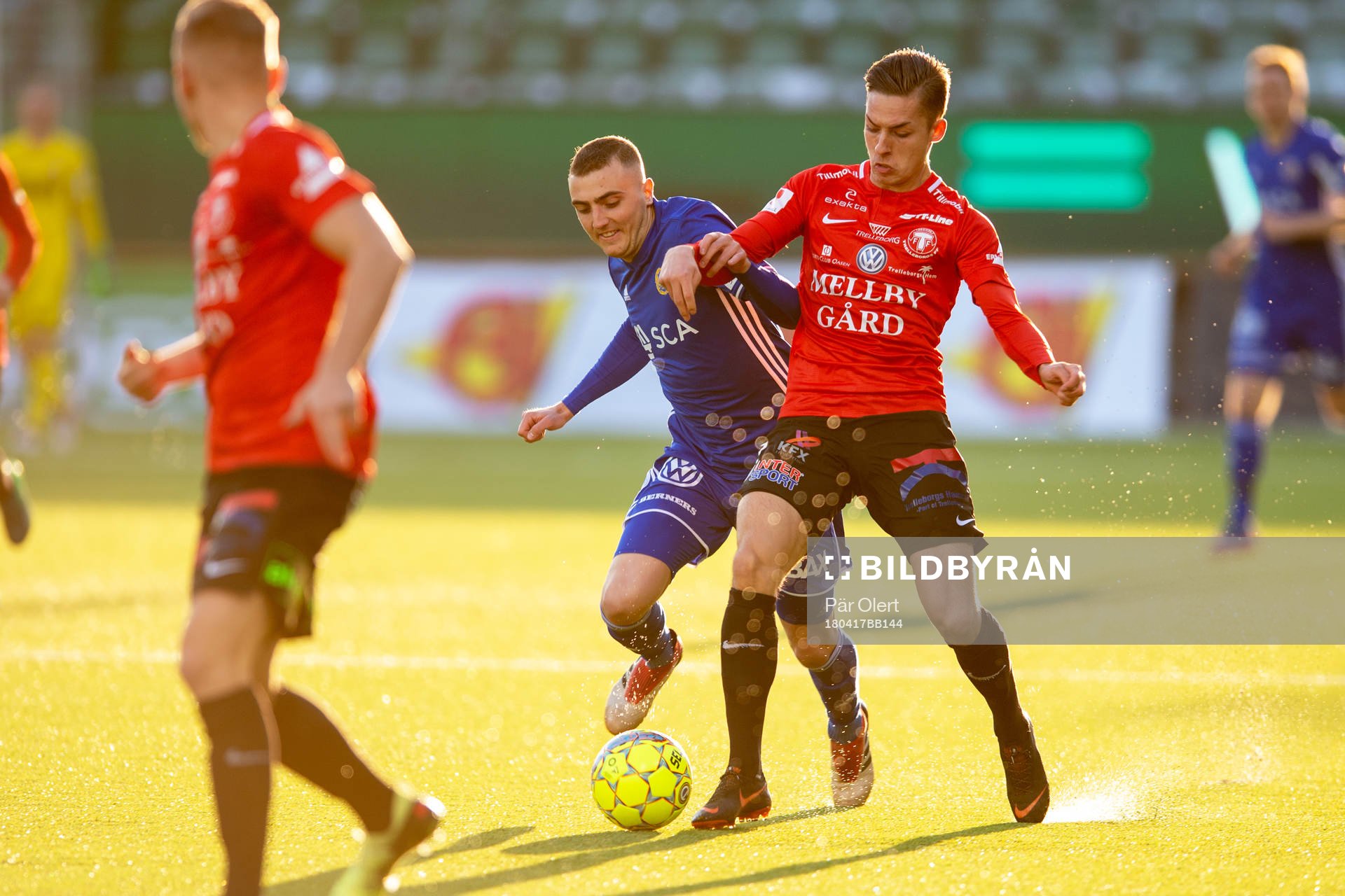 Sundsvalls Dennis Olsson och Trelleborgs Felix Hörberg