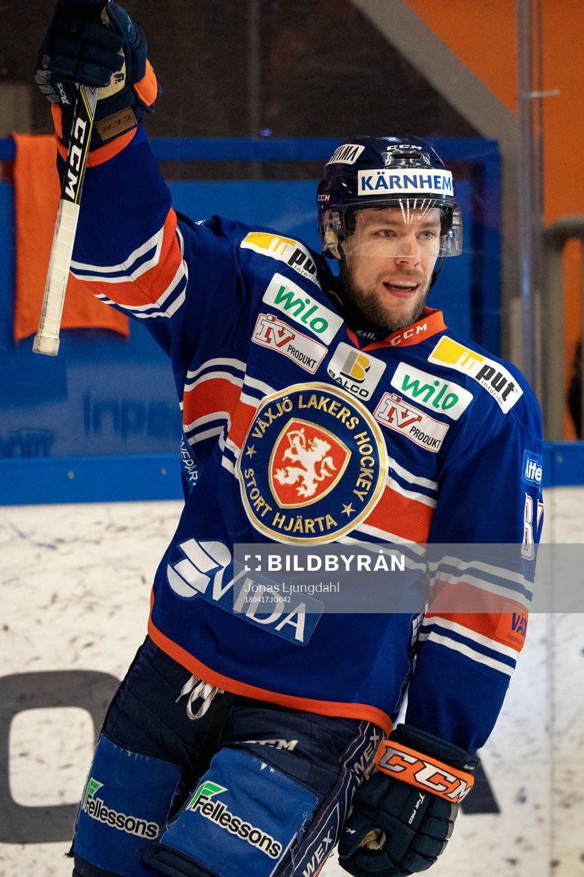 Växjös Robert Rosén jublar