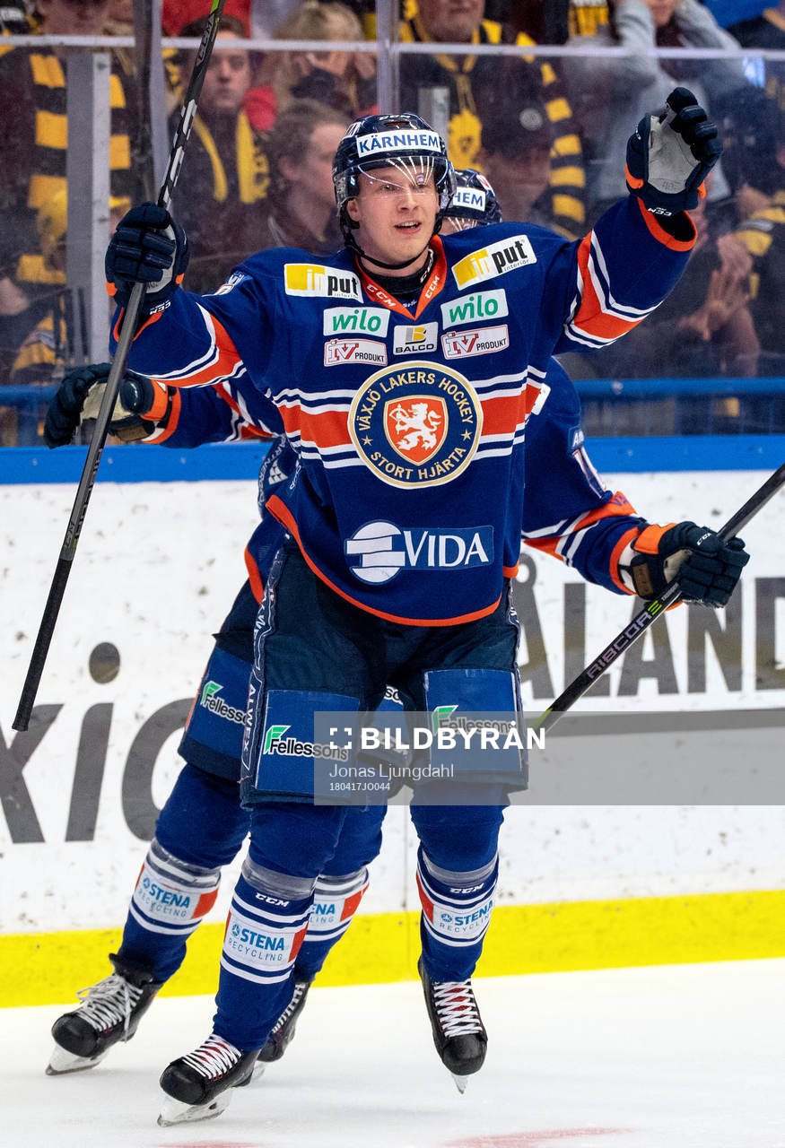 Växjös Elias Pettersson jublar