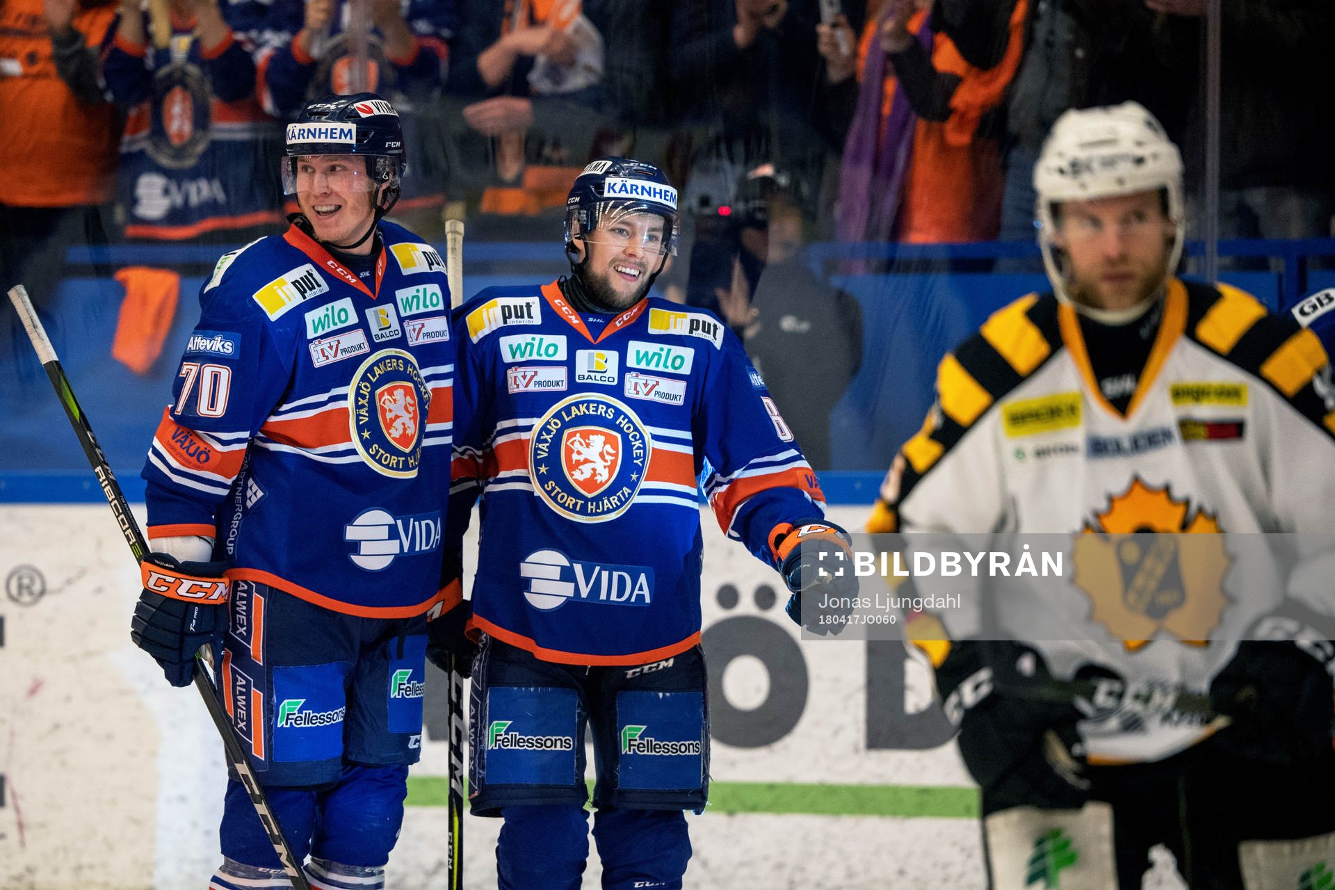 Växjös Dennis Rasmussen och Robert Rosén jublar