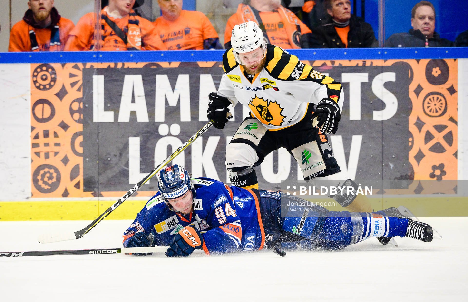 Växjös Joel Persson faller