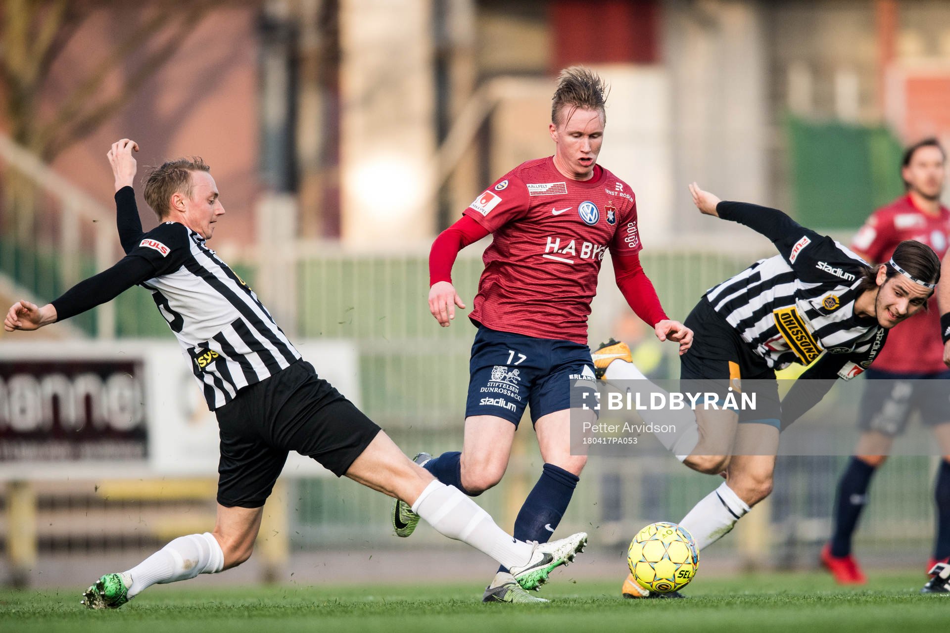 Örgrytes Emil Skogh mot Landskronas Måns Ekvall och Adi