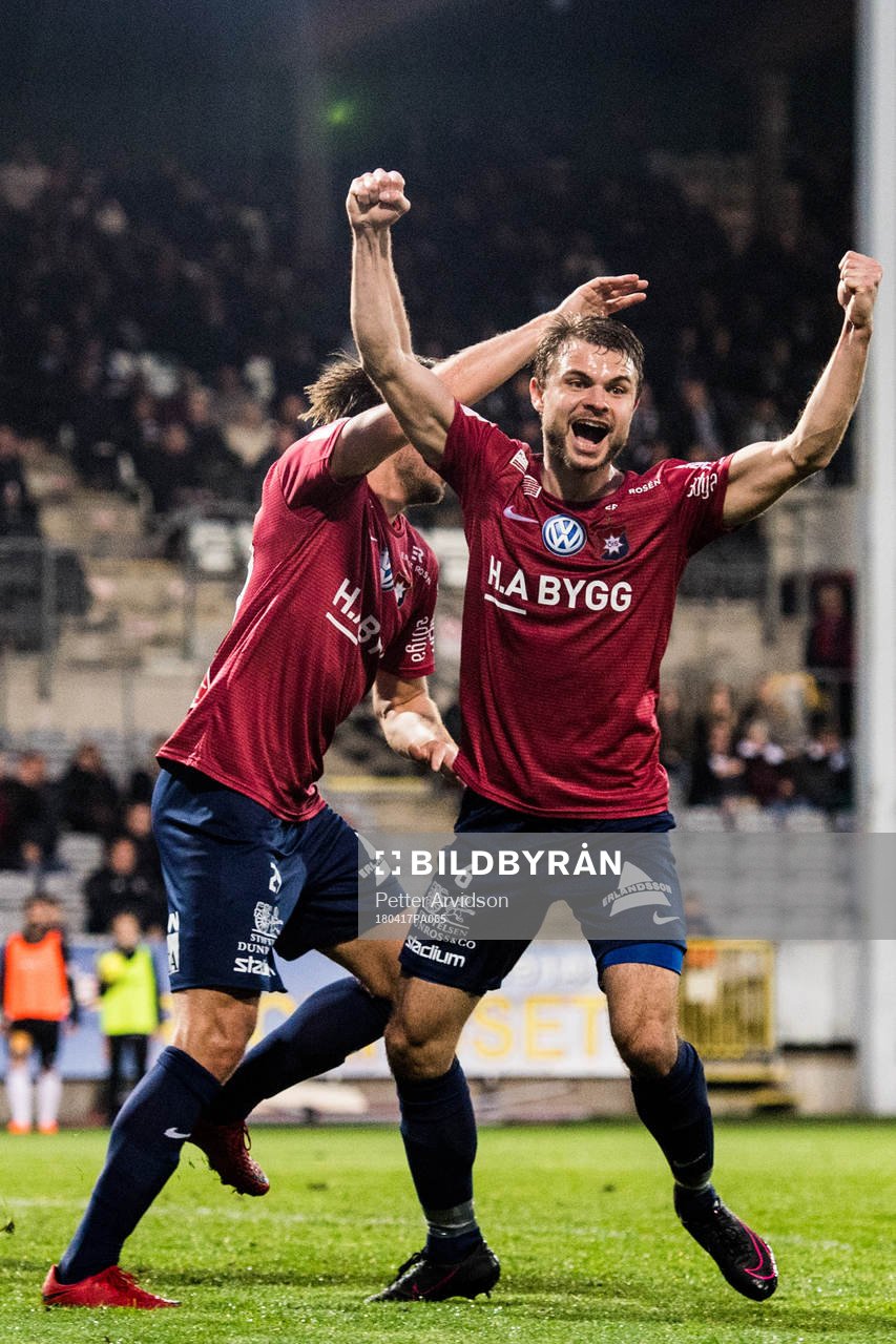 Örgrytes Hannes Sahlin jublar efter 2-2 målet som gjordes på hörna genom Diego Montiel (ej i bild) under fotbollsmatchen i Superettan mellan Landskrona och Örgryte den 17 april 2018 i Landskrona.