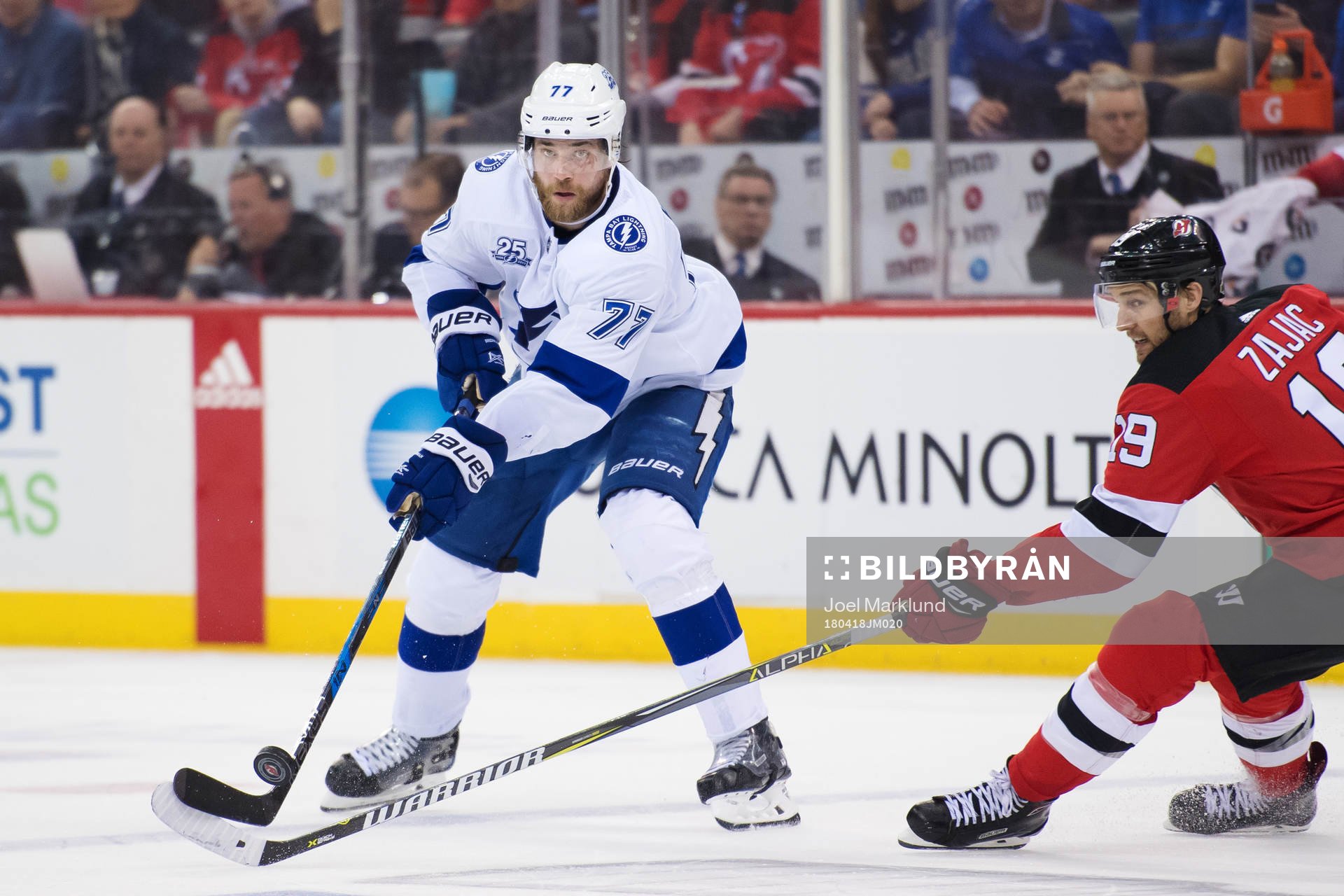 Tampa Bays Victor Hedman och Devils Travis Zajac
