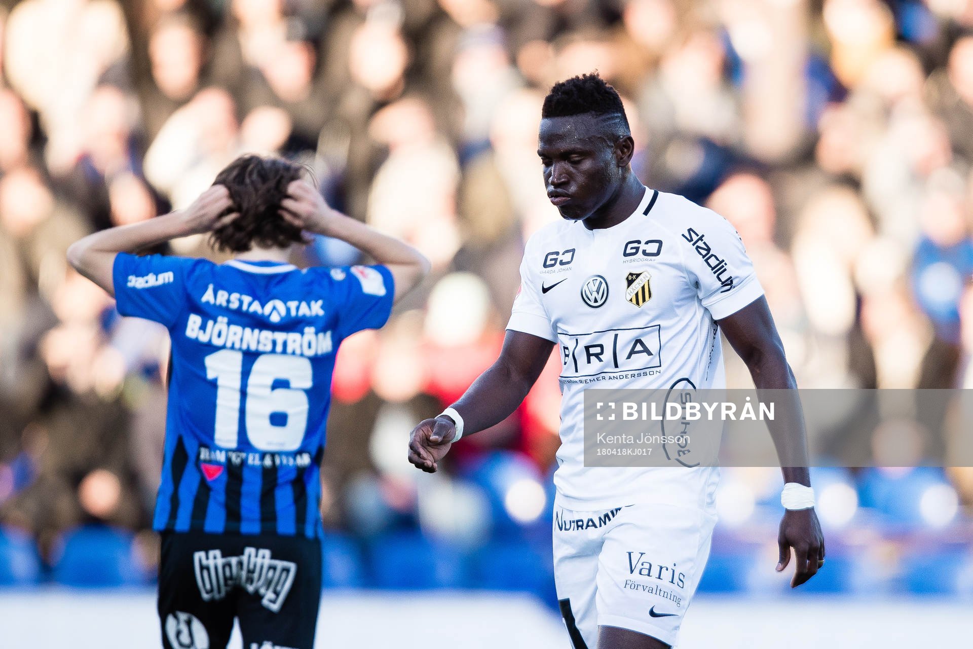 Häckens Alhassan Kamara deppar