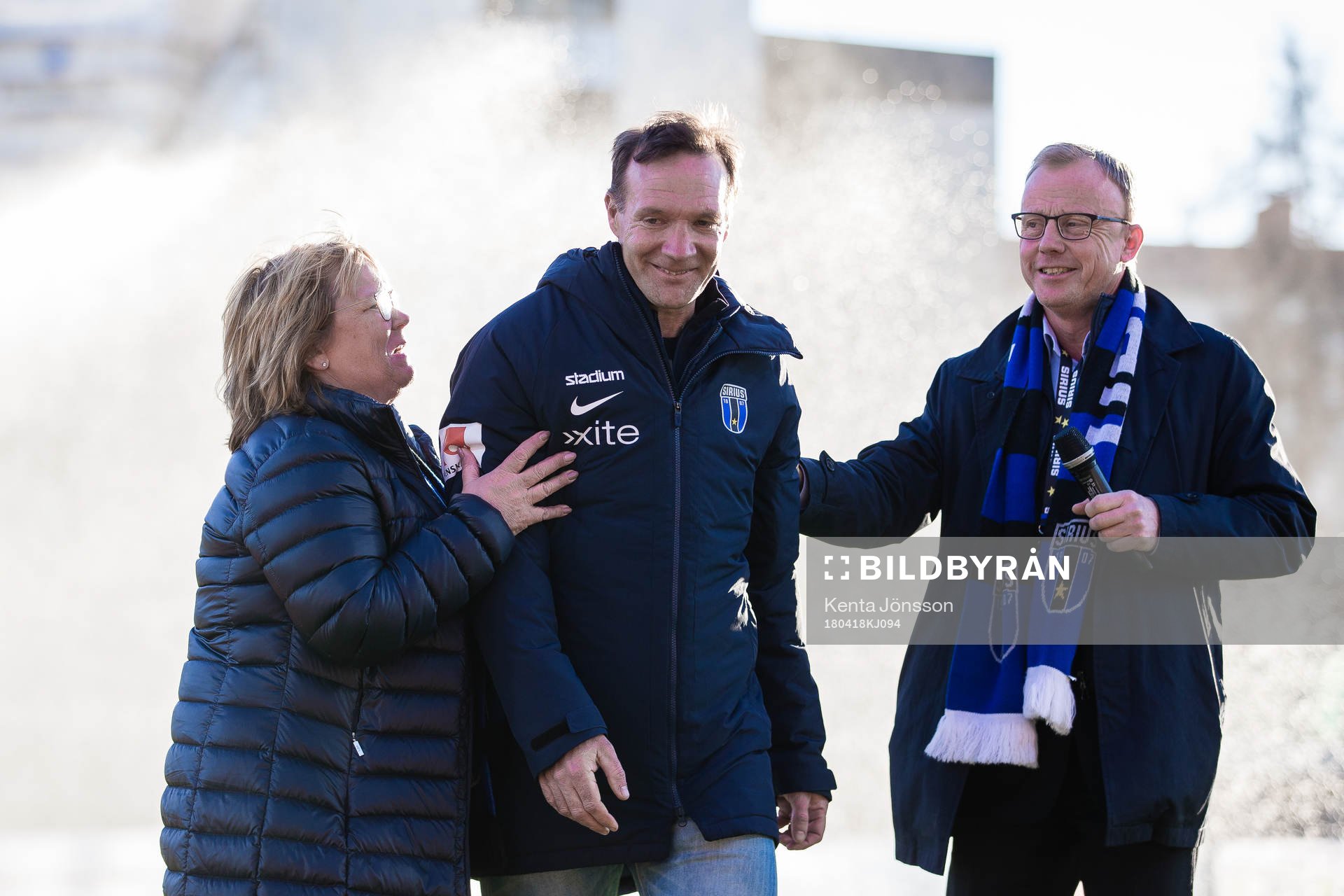 Sirius tränare Kim Bergstrand gratuleras på 50-års dagen