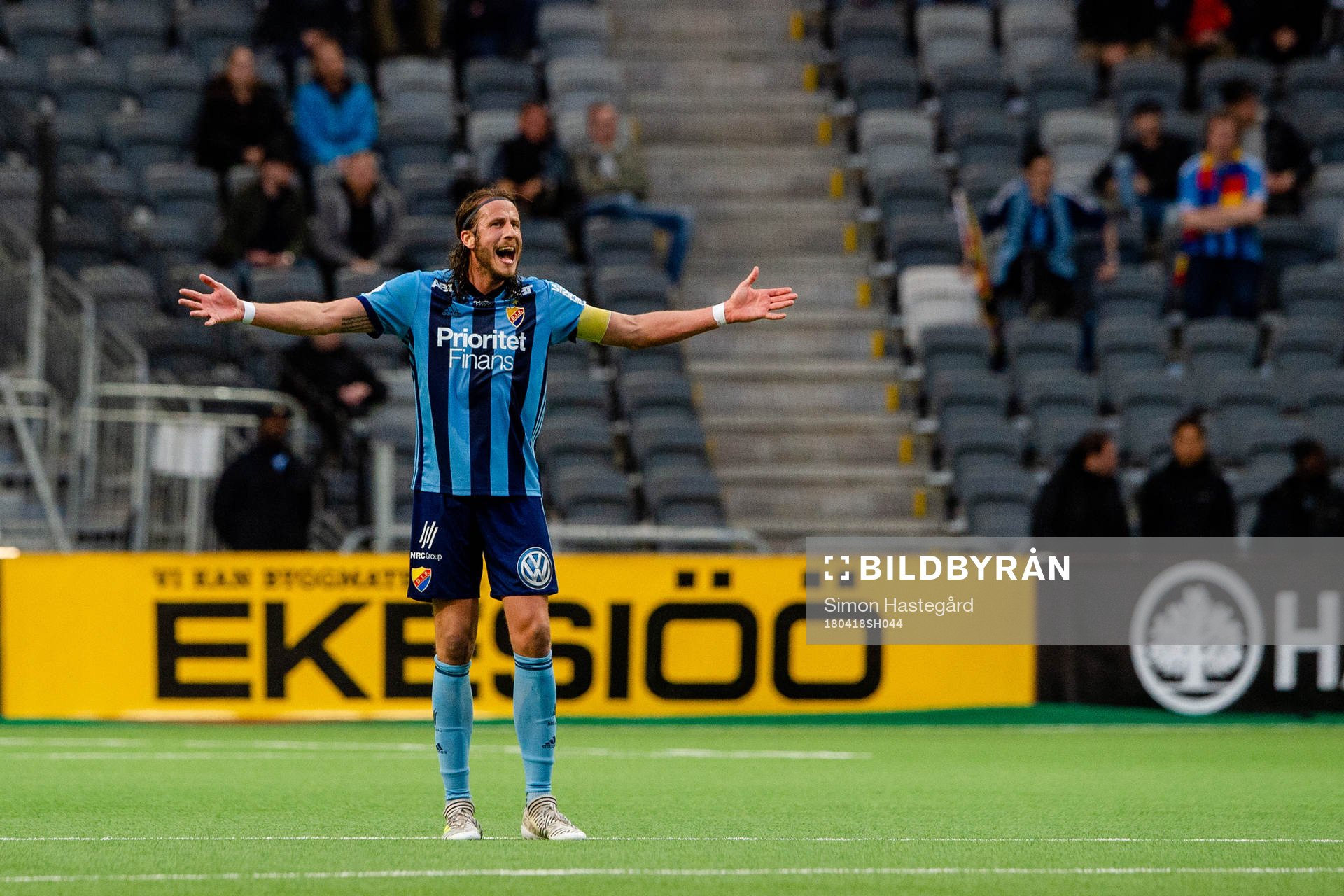Djurgårdens Jonas Olsson reagerar