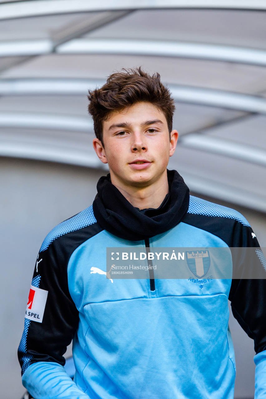 Malmö FFs Felix Konstandeliasz före fotbollsmatchen i