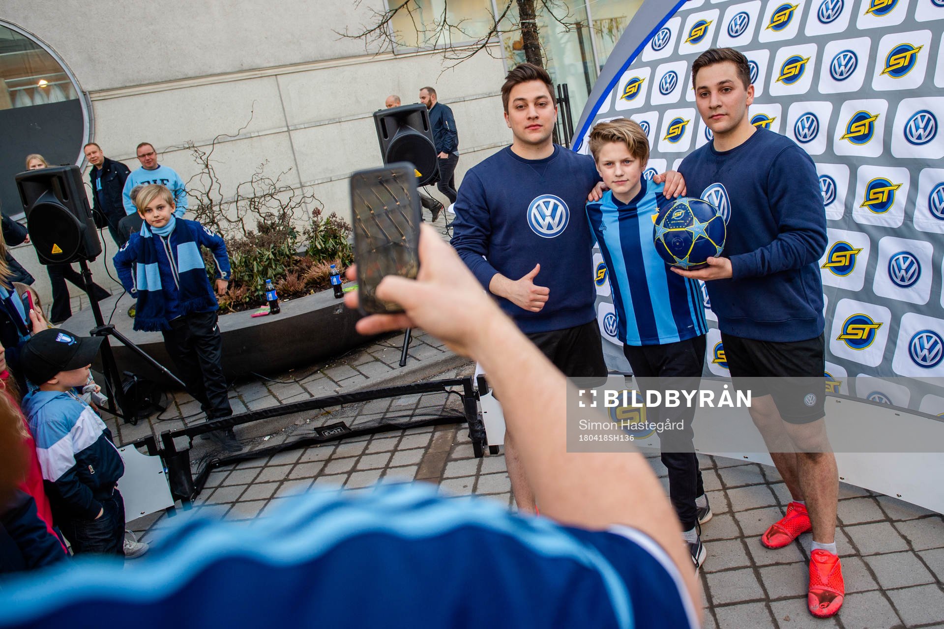 SkillTwins Josef och Jakob El-Zein fotograferas