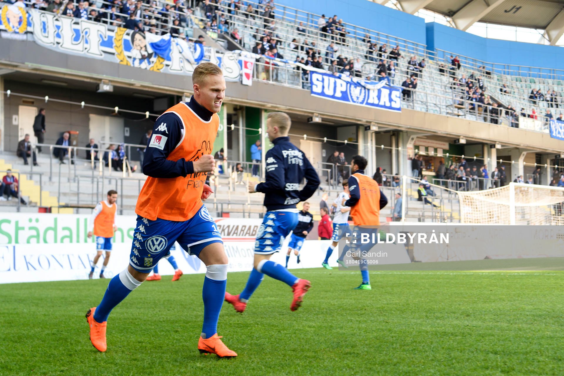IFK Göteborgs Gustav Engvall värmer upp innan