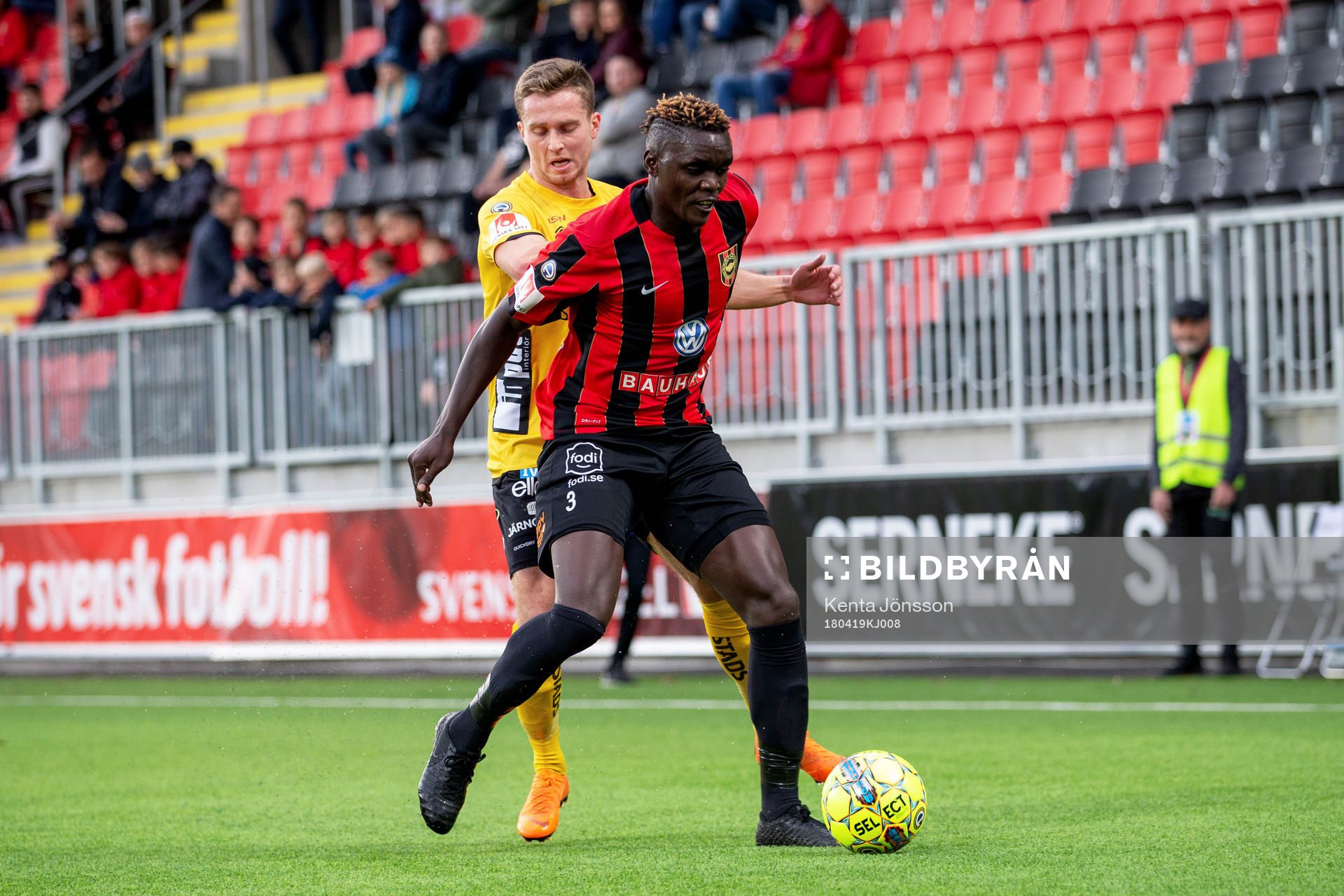 Brommapojkarnas David Ochieng och Elfsborgs Adam Lundqvist