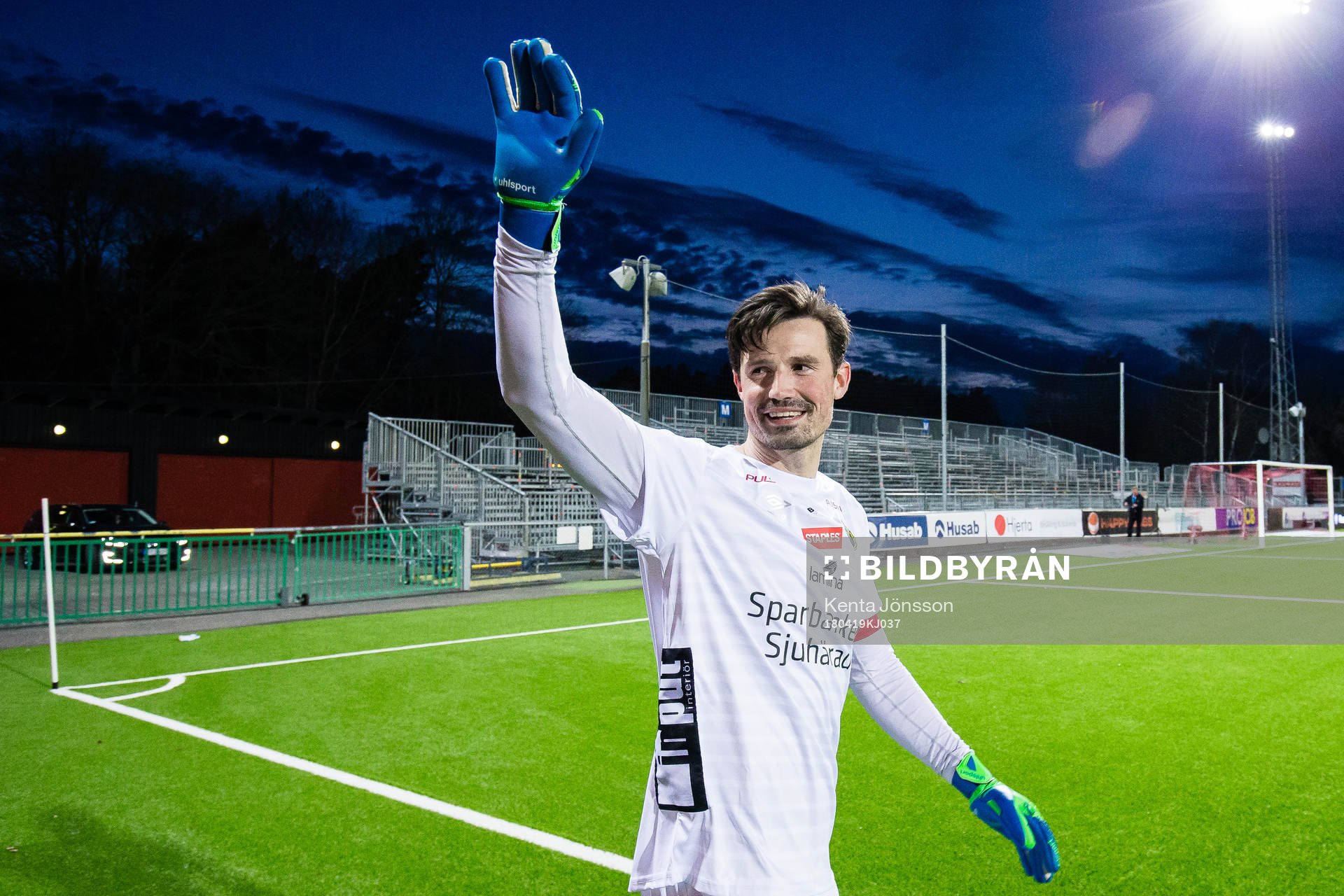 Elfsborgs målvakt Kevin Stuhr Ellegaard jublar