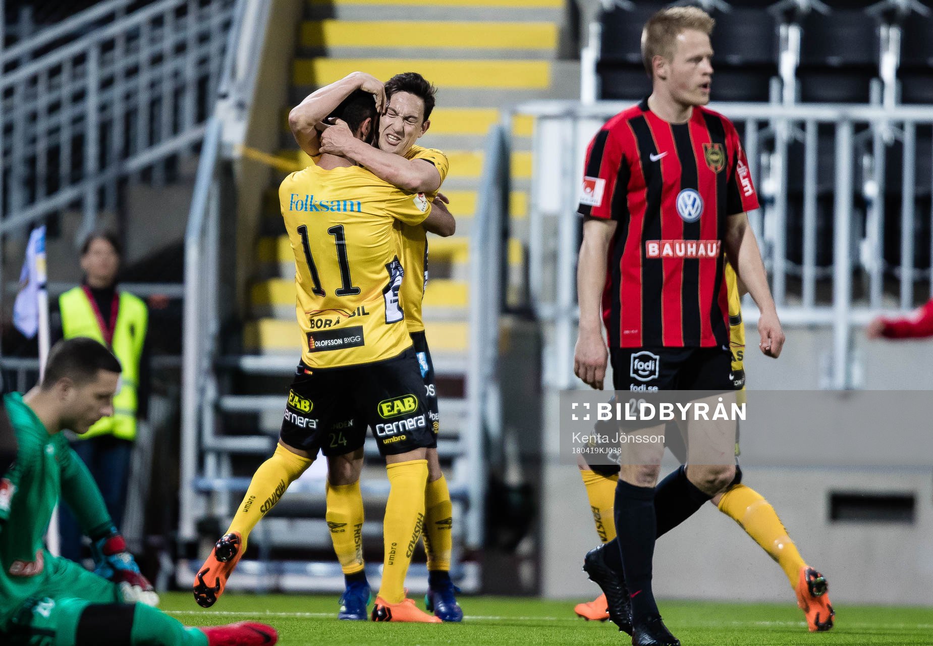Elfsborgs Issam Jebali jublar med Stefan Ishizaki