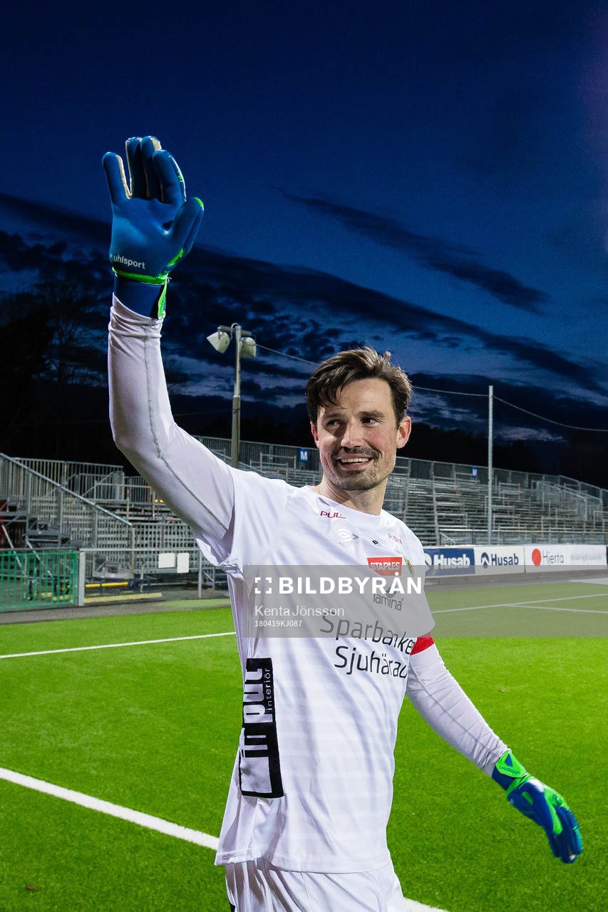 Elfsborgs målvakt Kevin Stuhr Ellegaard jublar