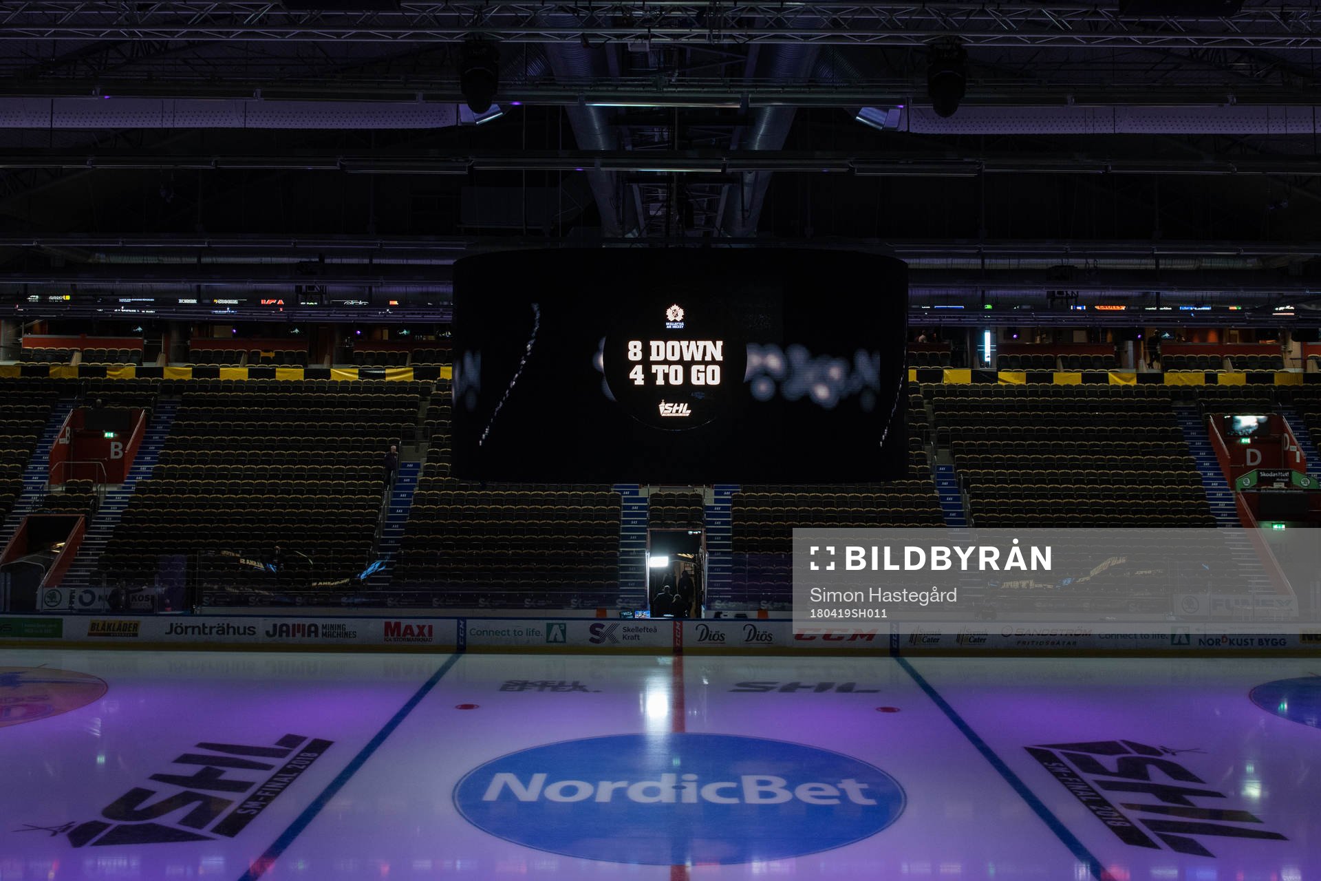Vy från läktarplats inne i Skellefteå Kraft Arena före