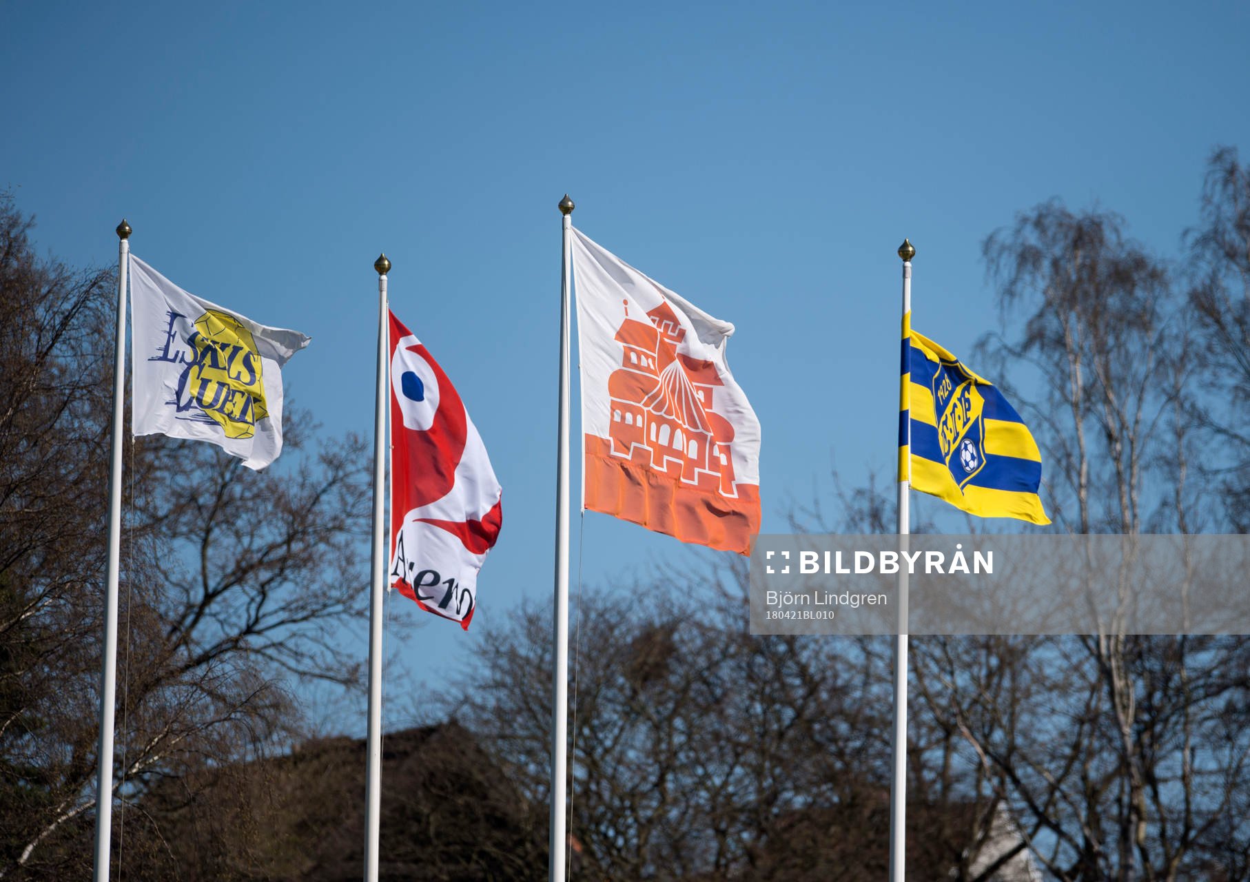 Eskilsminnes flaggor