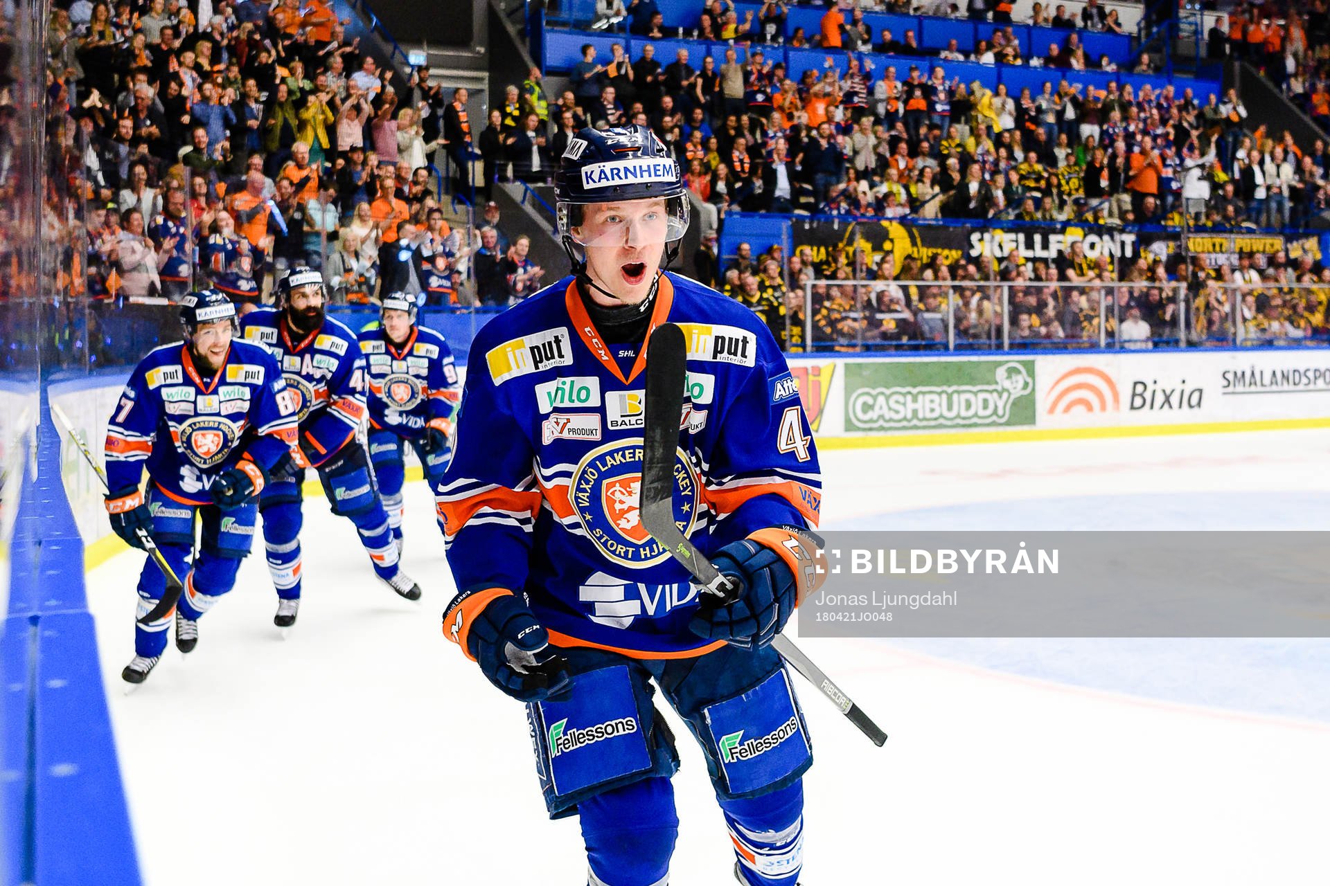 Växjös Elias Pettersson jublar