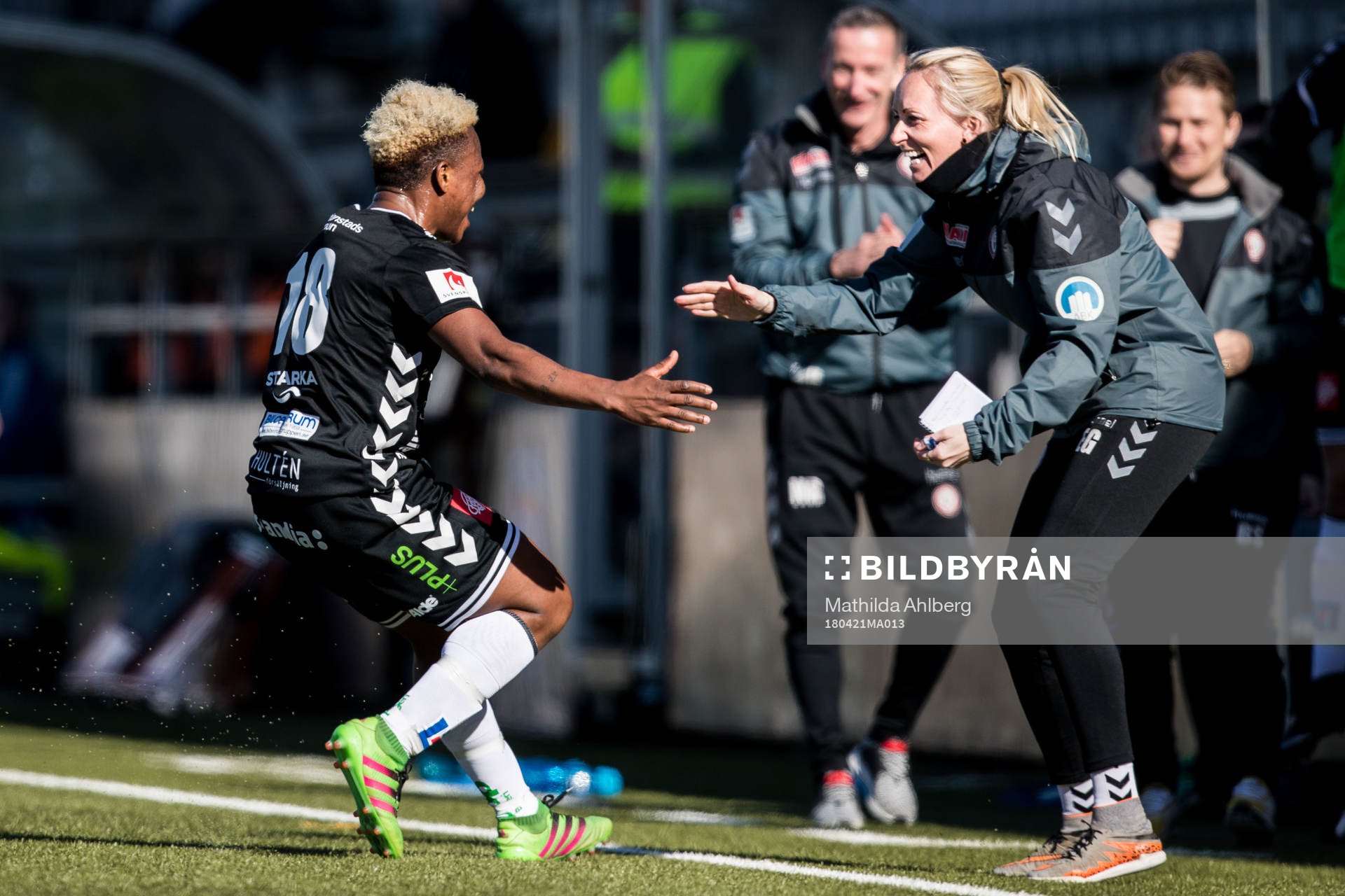Kristianstads Rita Chikwelu jublar