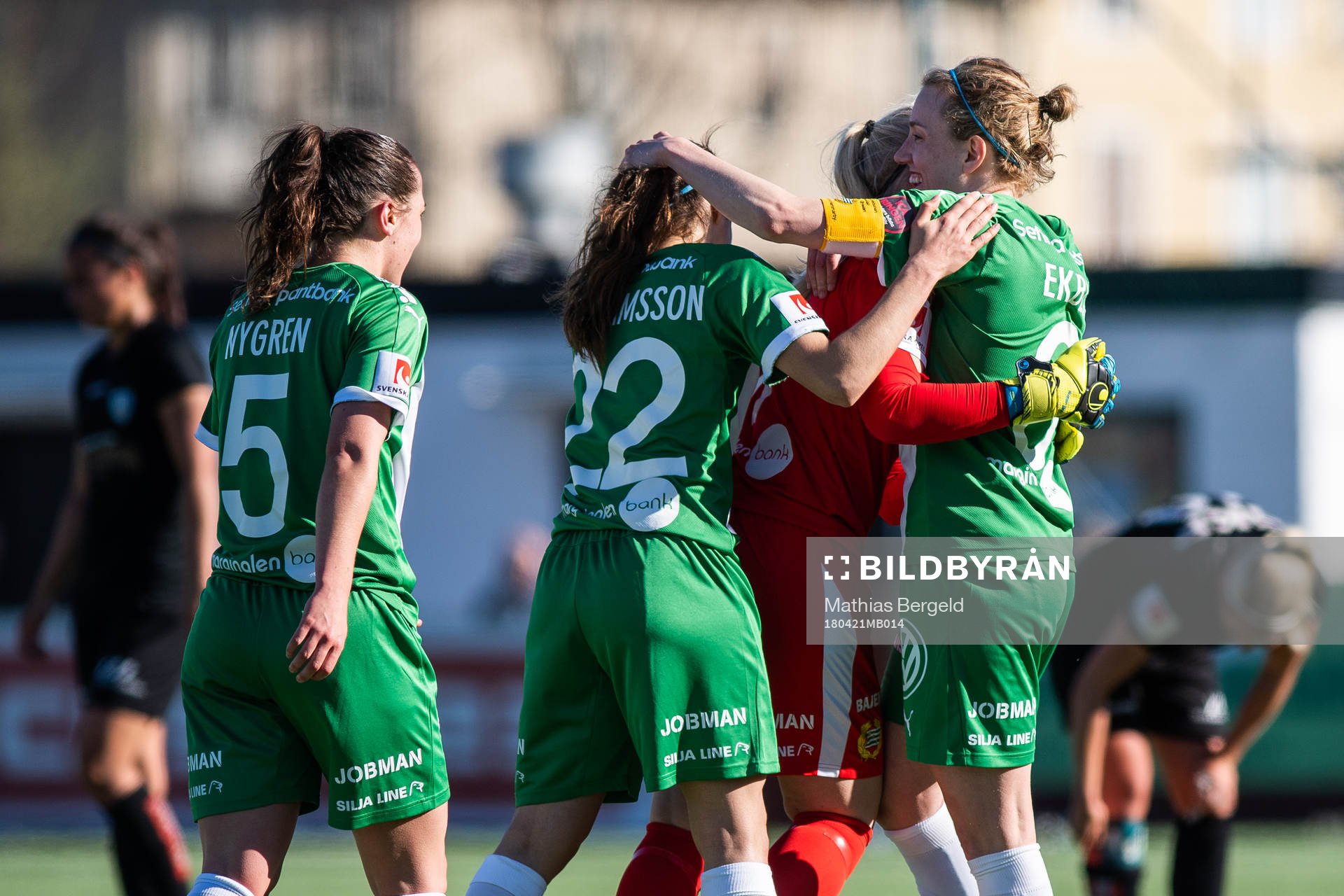 Hammarbys Sejde Abrahamsson, målvakt Emma Holmgren och